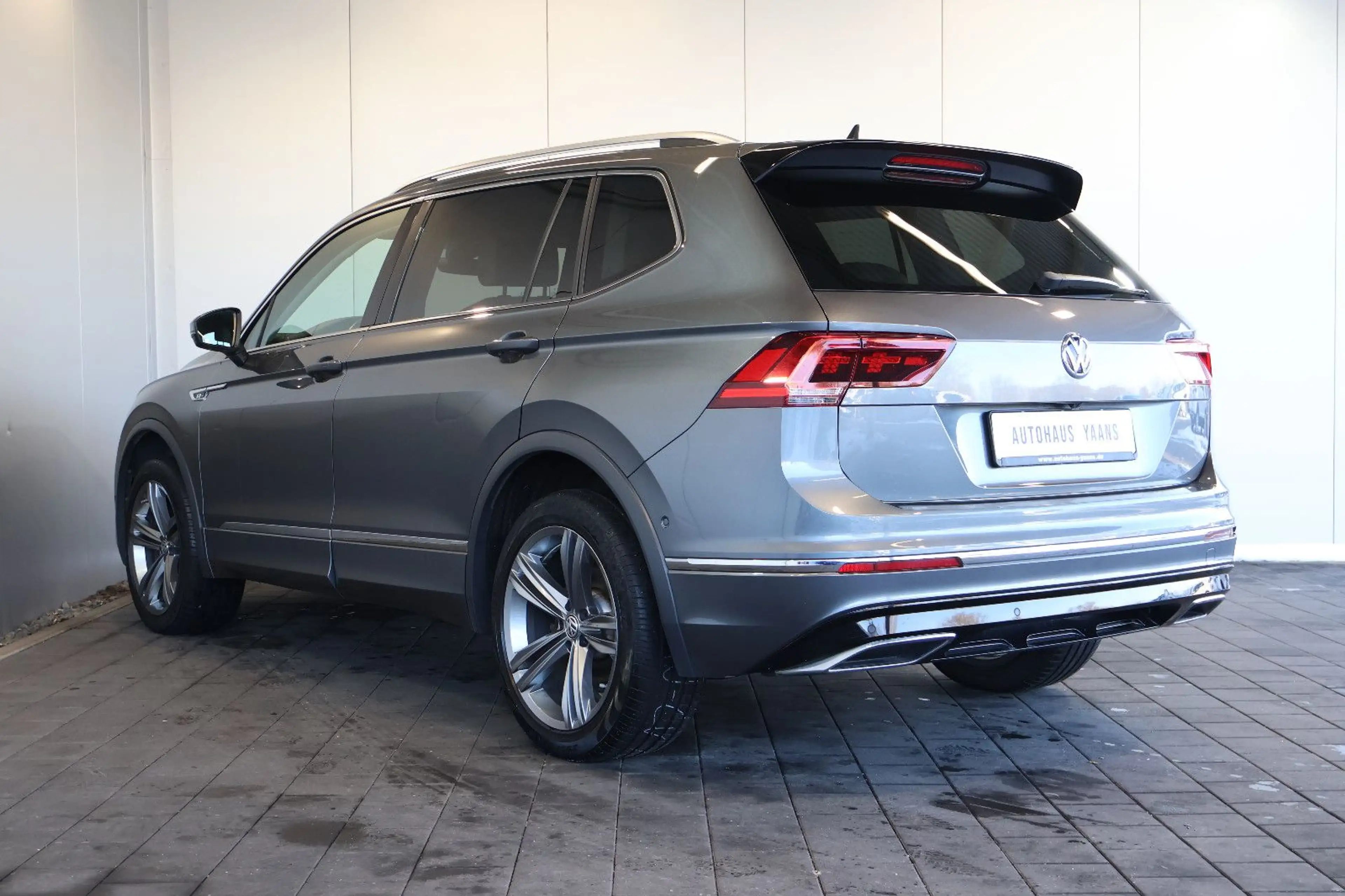 Volkswagen Tiguan Allspace R-Line 2.0 TDI 4M HUD+PANO+AHK — photo 6