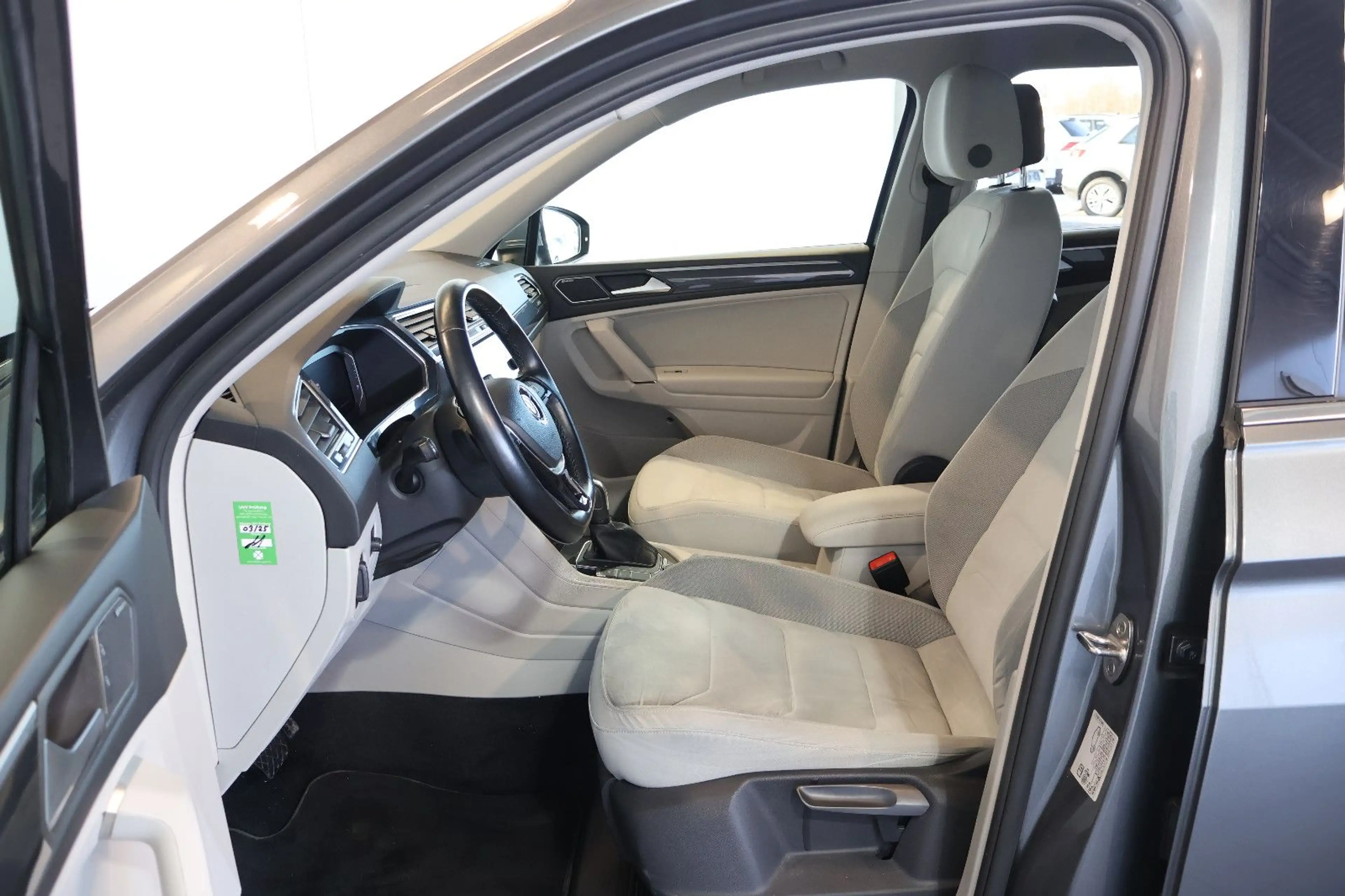 Volkswagen Tiguan Allspace R-Line 2.0 TDI 4M HUD+PANO+AHK — photo 11