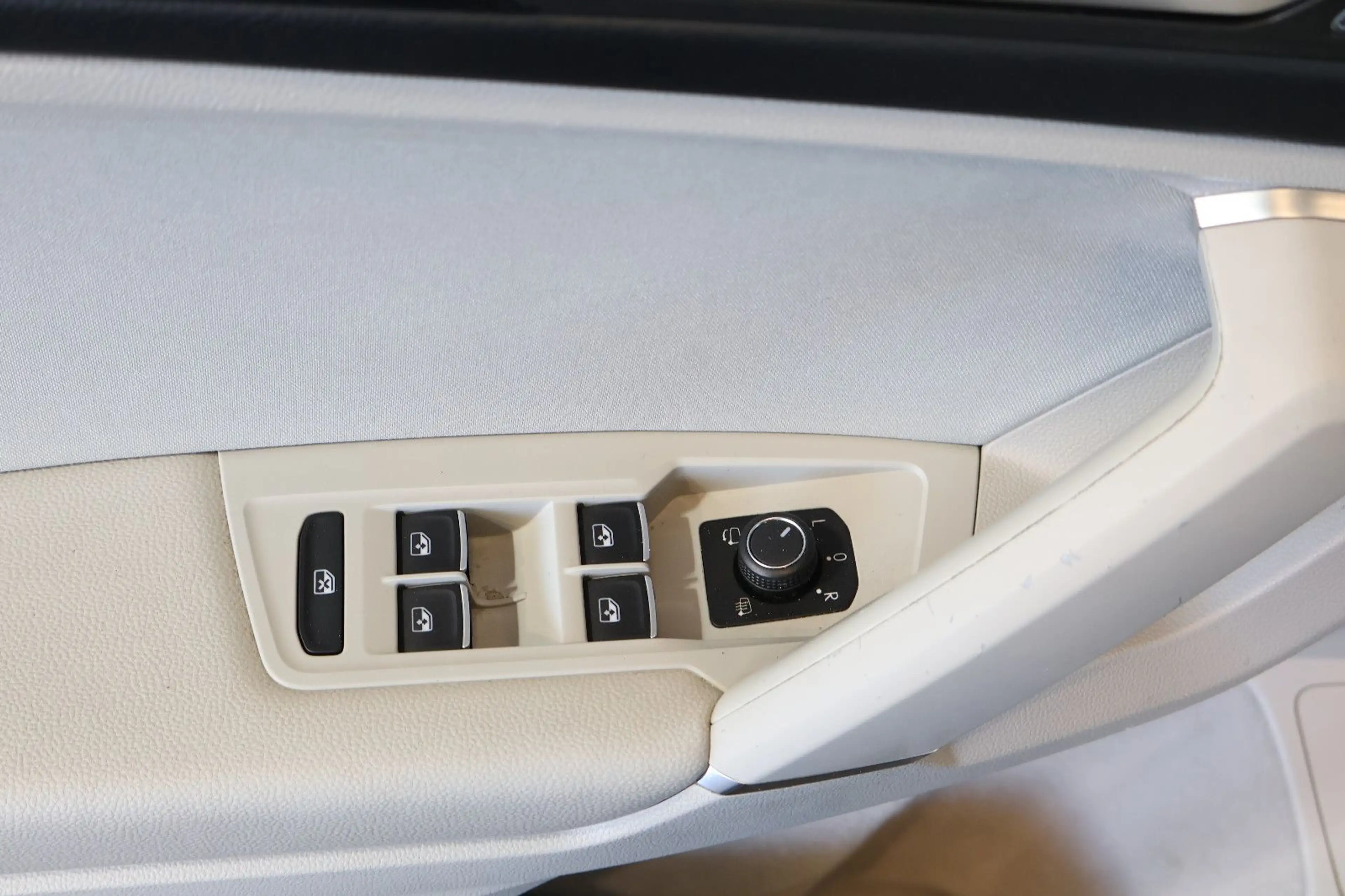 Volkswagen Tiguan Allspace R-Line 2.0 TDI 4M HUD+PANO+AHK — photo 13