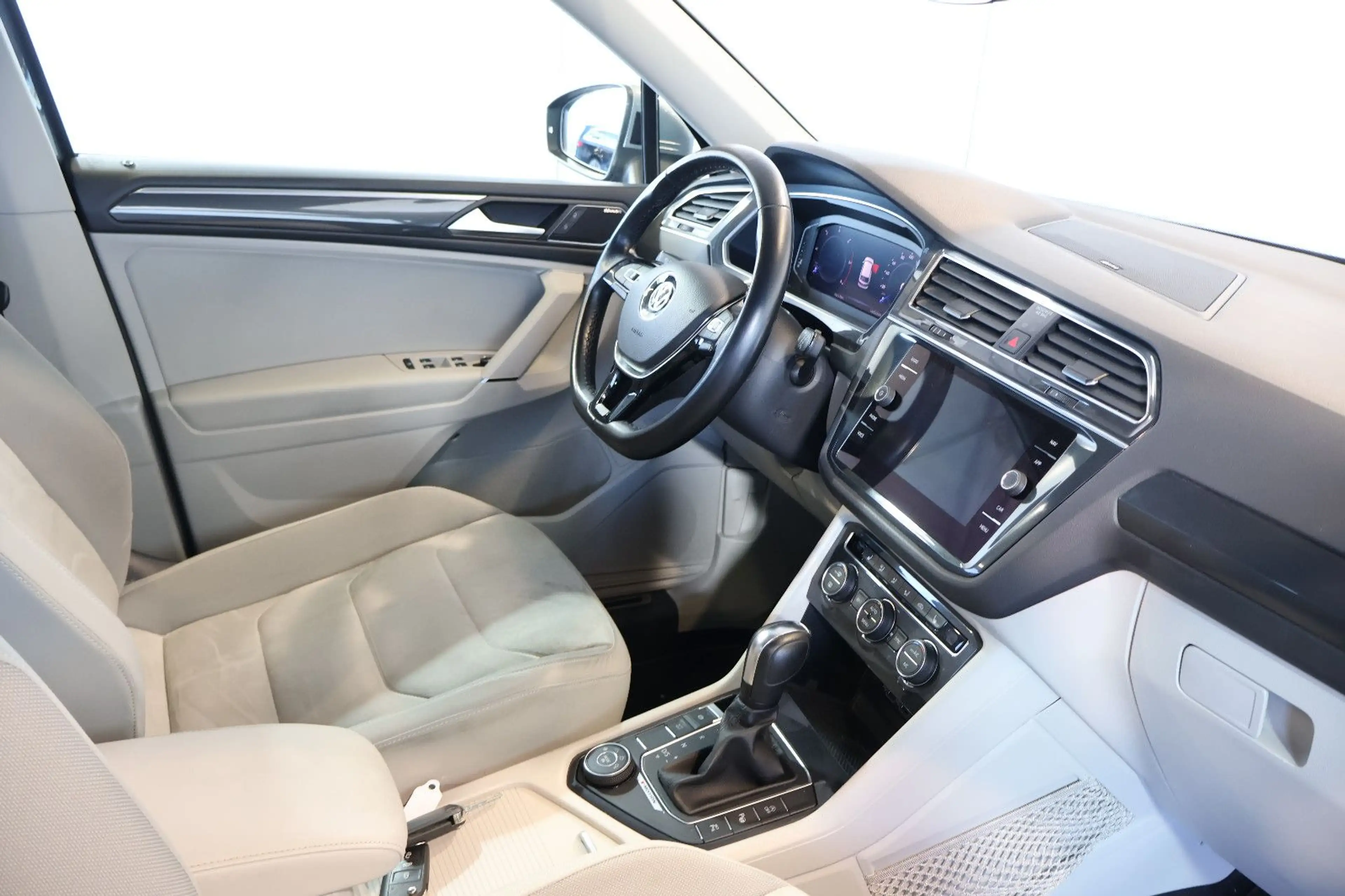 Volkswagen Tiguan Allspace R-Line 2.0 TDI 4M HUD+PANO+AHK — photo 15