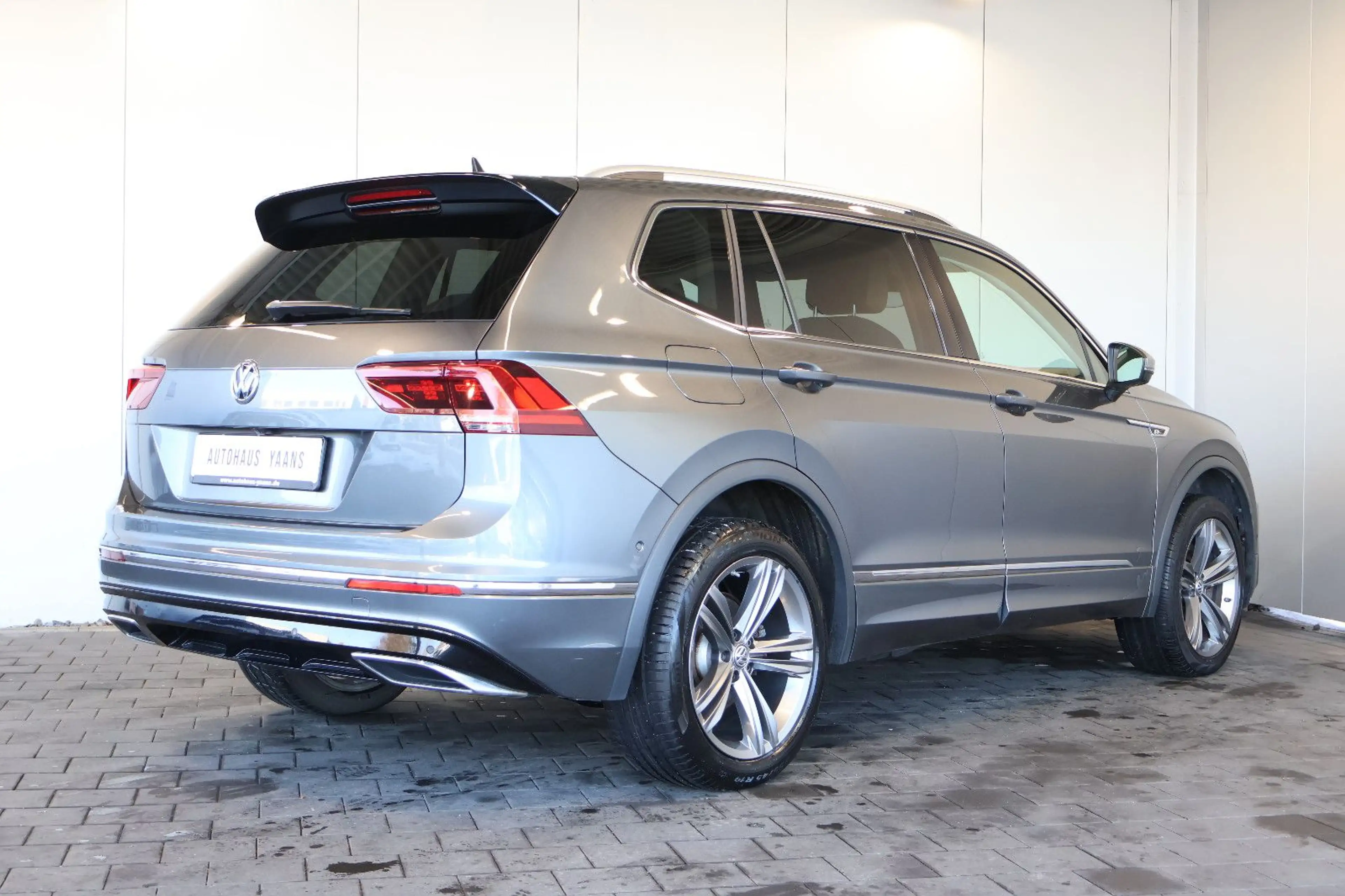 Volkswagen Tiguan Allspace R-Line 2.0 TDI 4M HUD+PANO+AHK — photo 4
