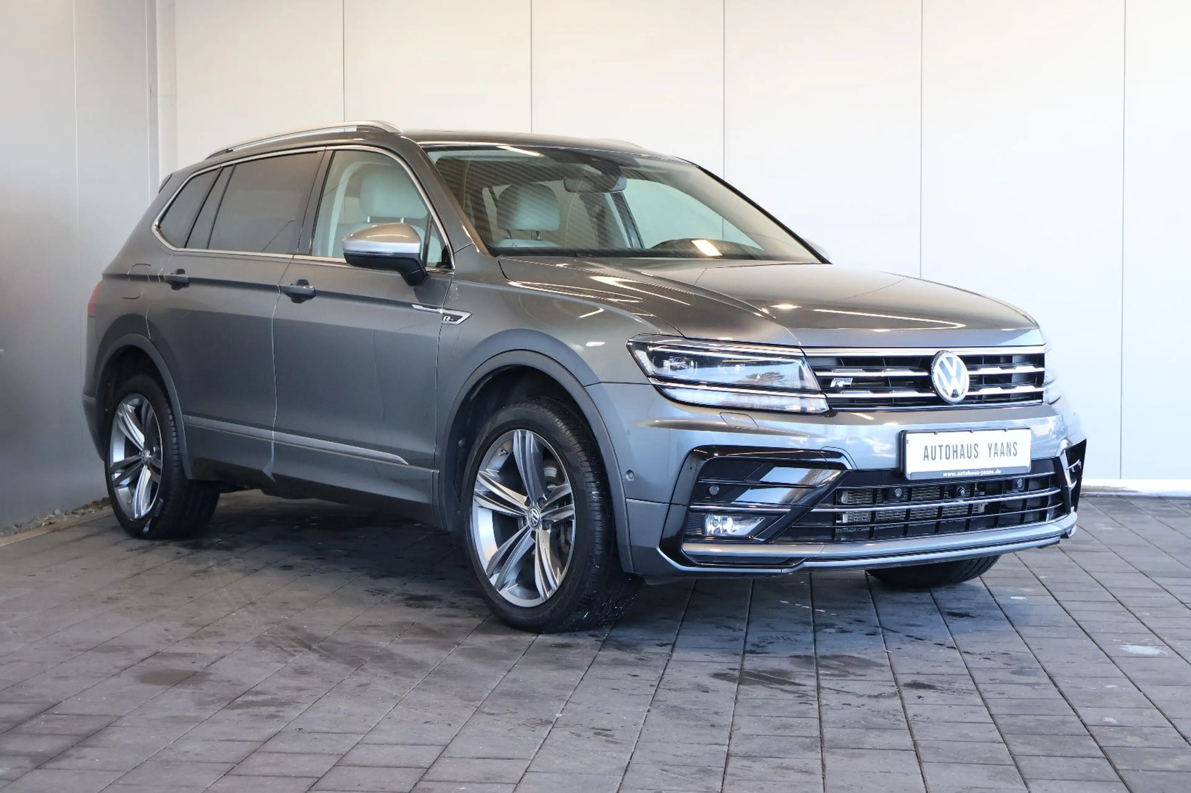 Volkswagen Tiguan Allspace R-Line 2.0 TDI 4M HUD+PANO+AHK — photo 3
