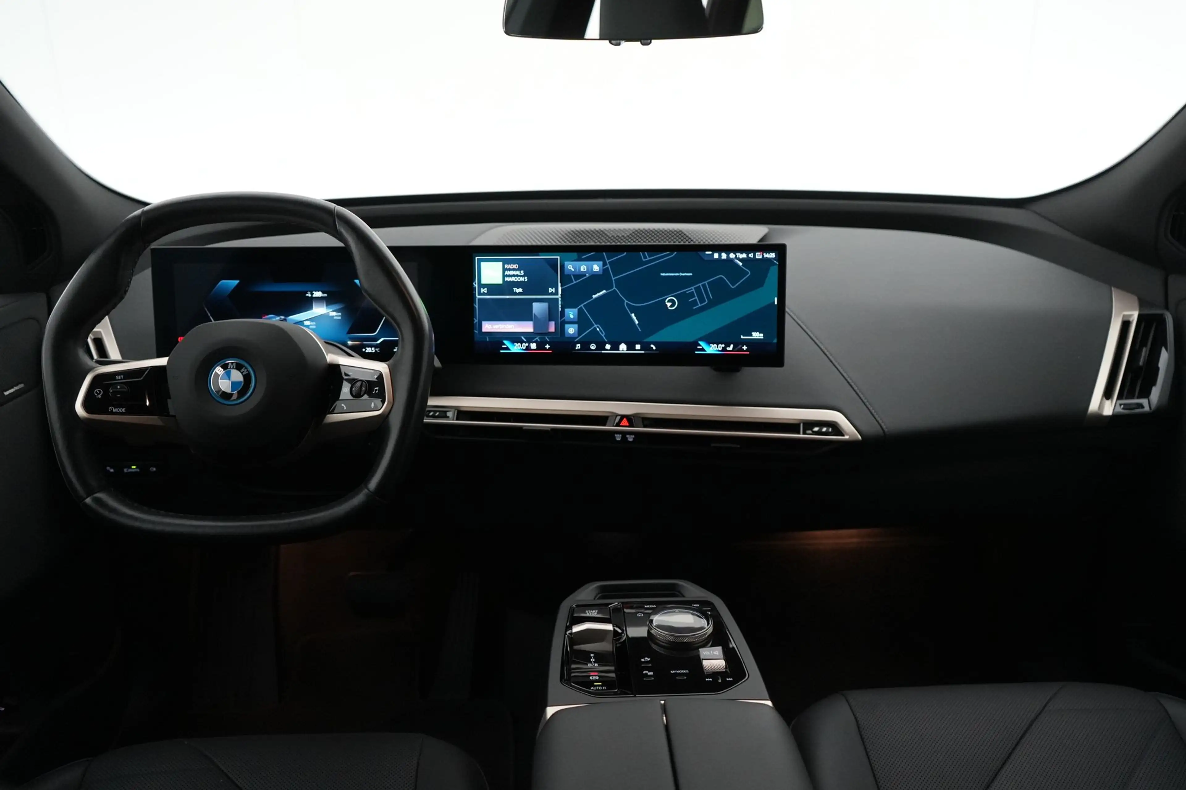 BMW iX 77 kWh xDrive40 Sport LEDER/CUIR LED GPS PDC CAM K — photo 13