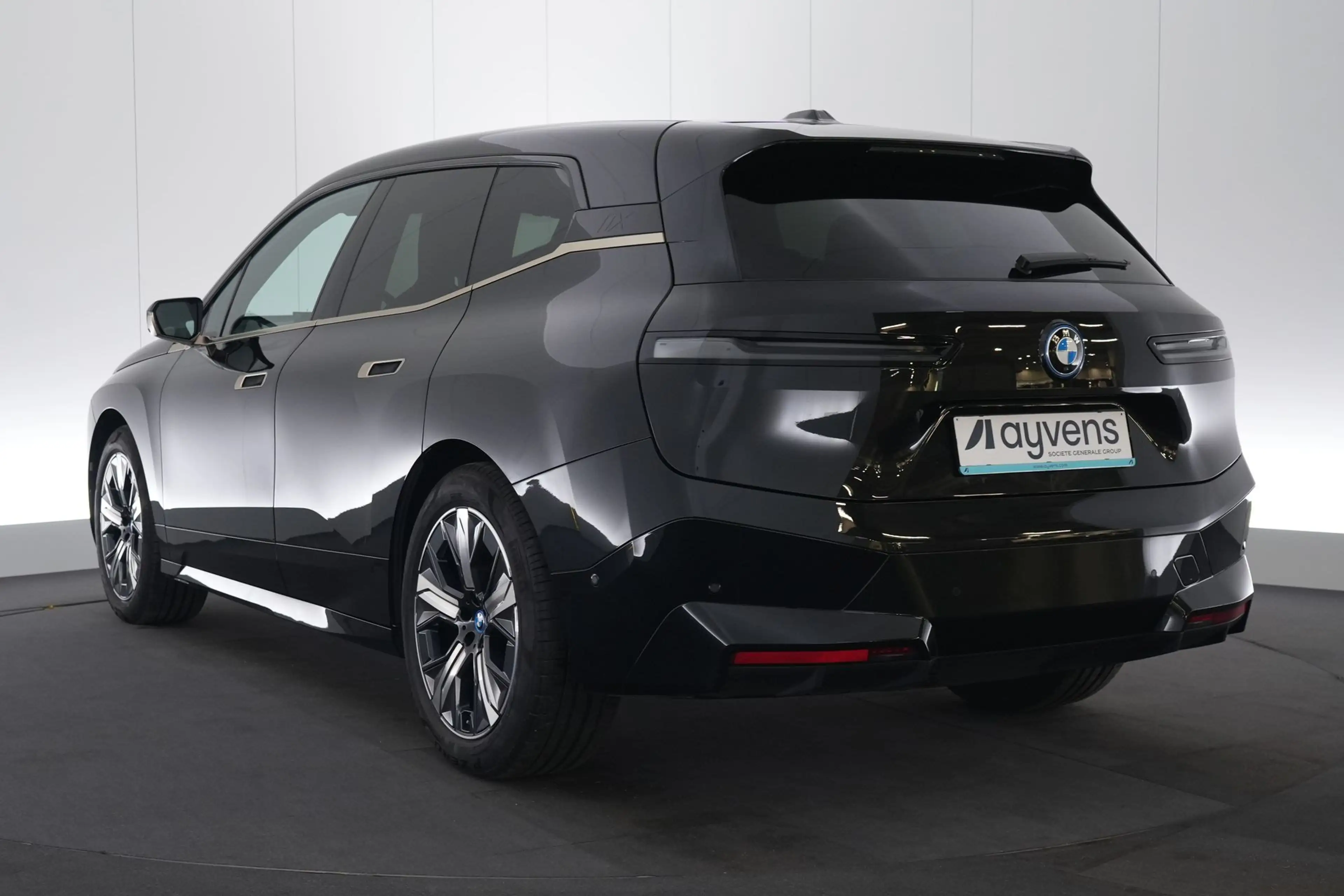 BMW iX 77 kWh xDrive40 Sport LEDER/CUIR LED GPS PDC CAM K — photo 9