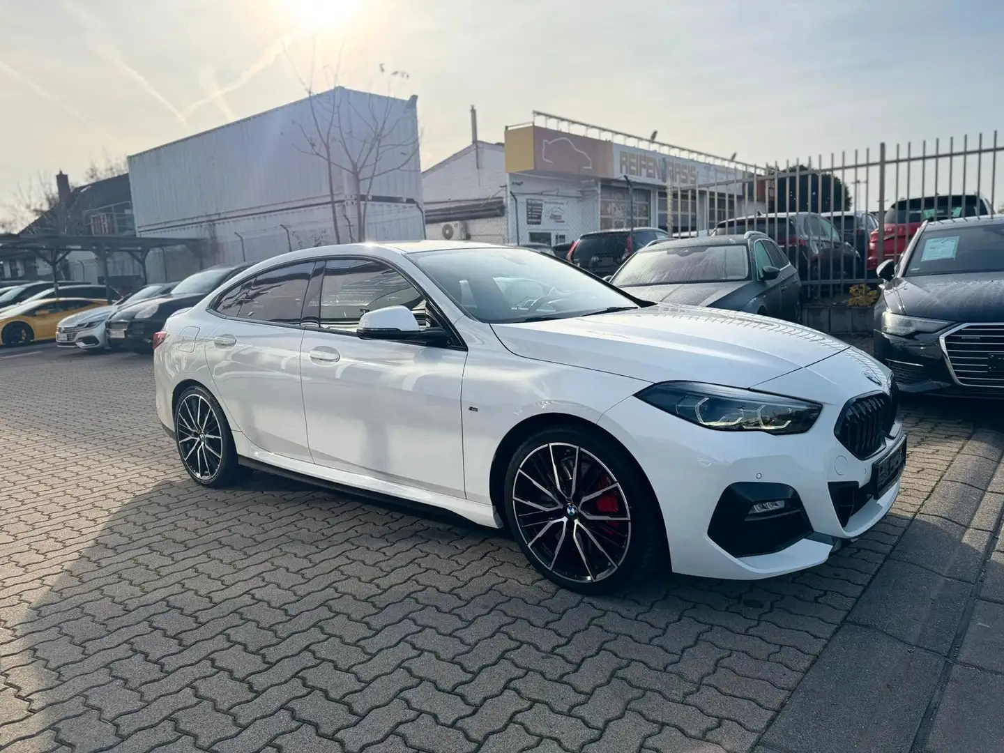 BMW 220 Gran Coupe 220 i xDrive M Sport Weiß - 1