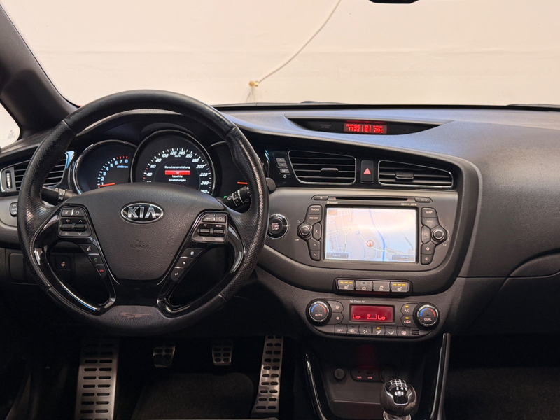 Kia ProCeed / pro_cee'd / ProCeed 1.6 T-GDI GT-Track pro_cee'd — photo 12