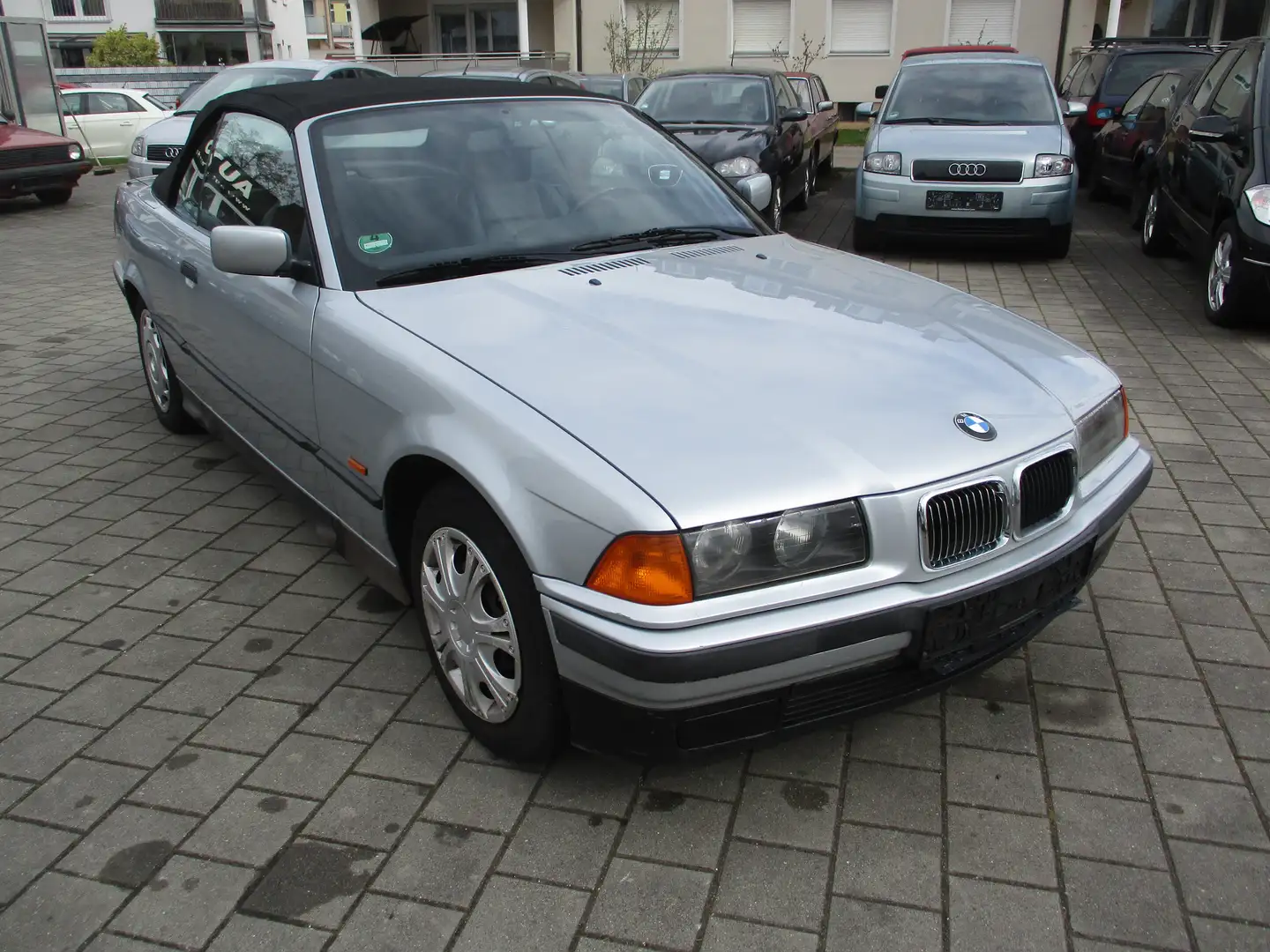 BMW 318 318i Sport Edition Silber - 1
