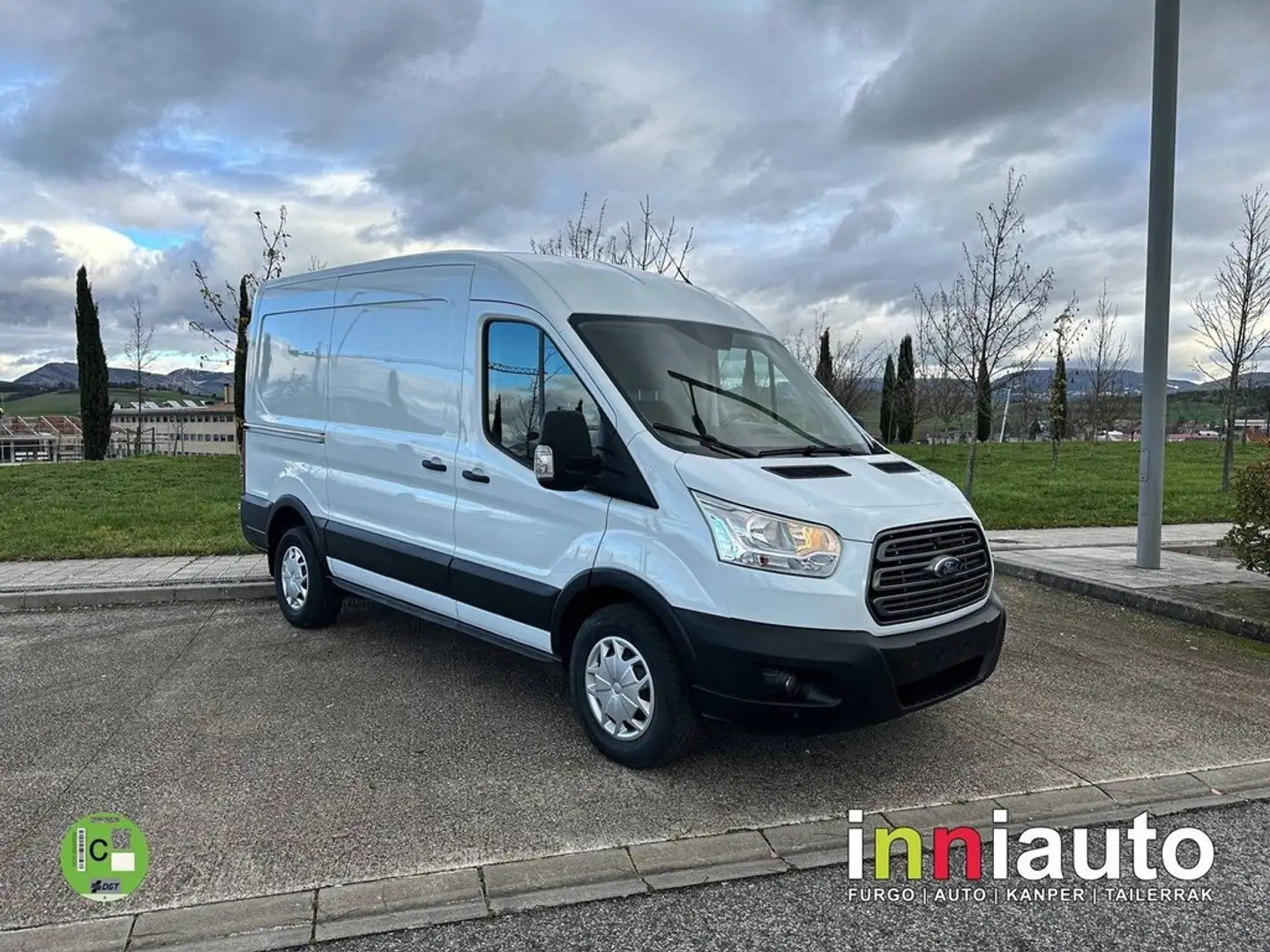 Ford Transit 350 77kW L2H2 Van Trend Delantera Wit - 1