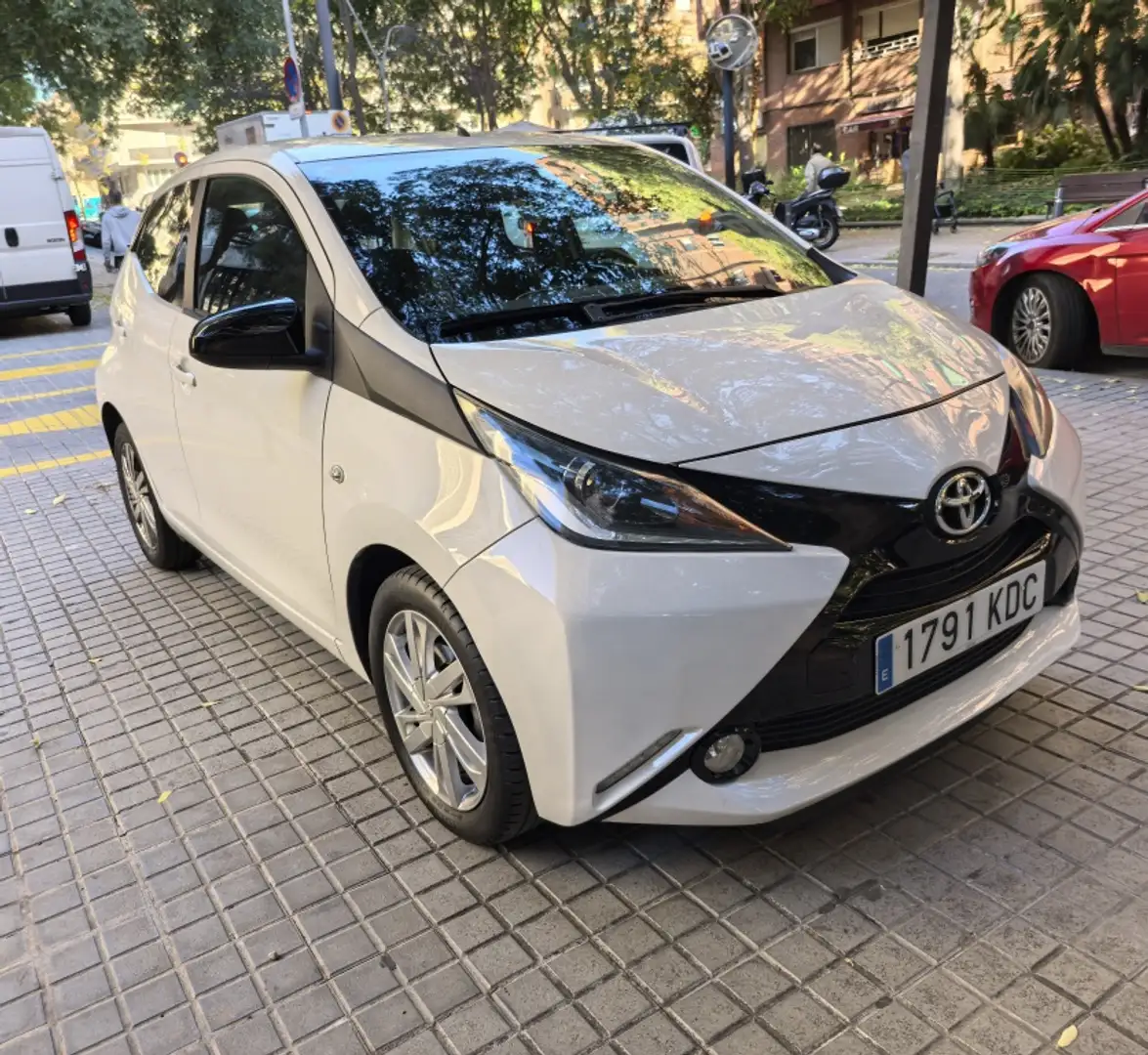 Toyota Aygo 1.0 VVT-i x-play Blanc - 2