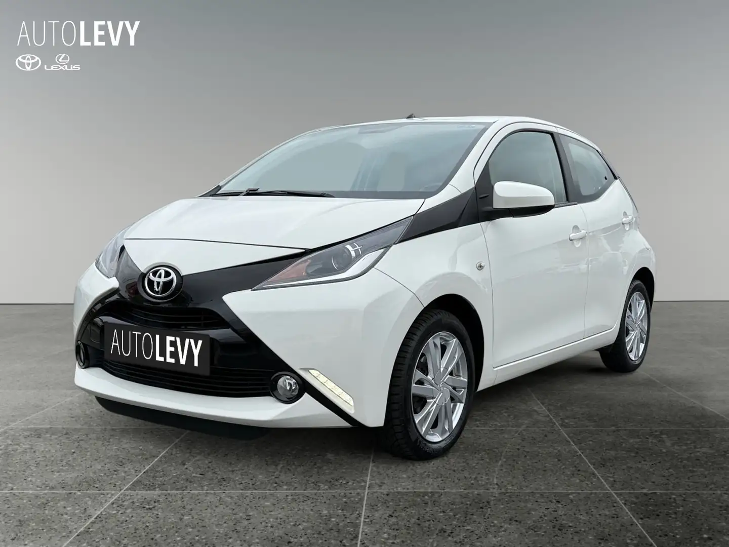 Toyota Aygo 1.0 X-PLAY TOUCH *LM*ALLWETTER*RFK* Weiß - 2