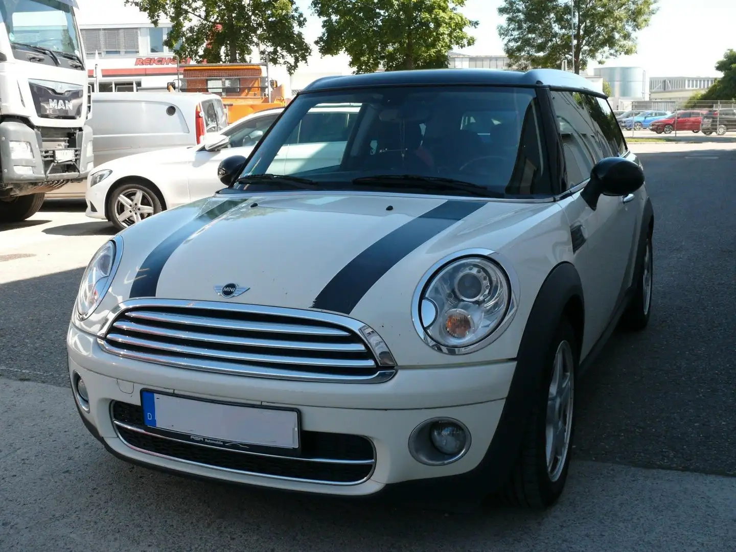 MINI Cooper D Clubman Bílá - 2