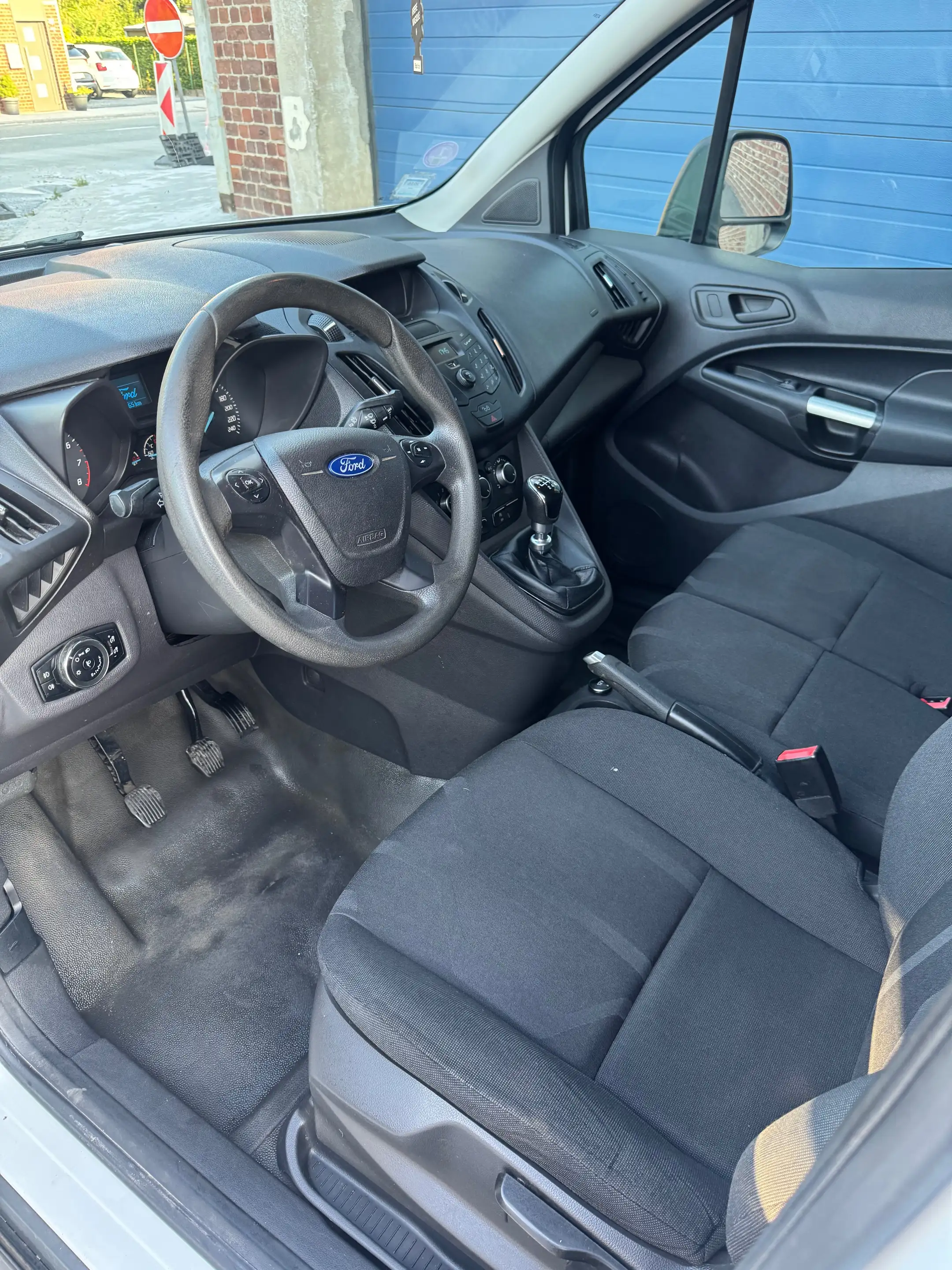 Ford Transit Connect T200 1.0 EcoBoost Trend — photo 7