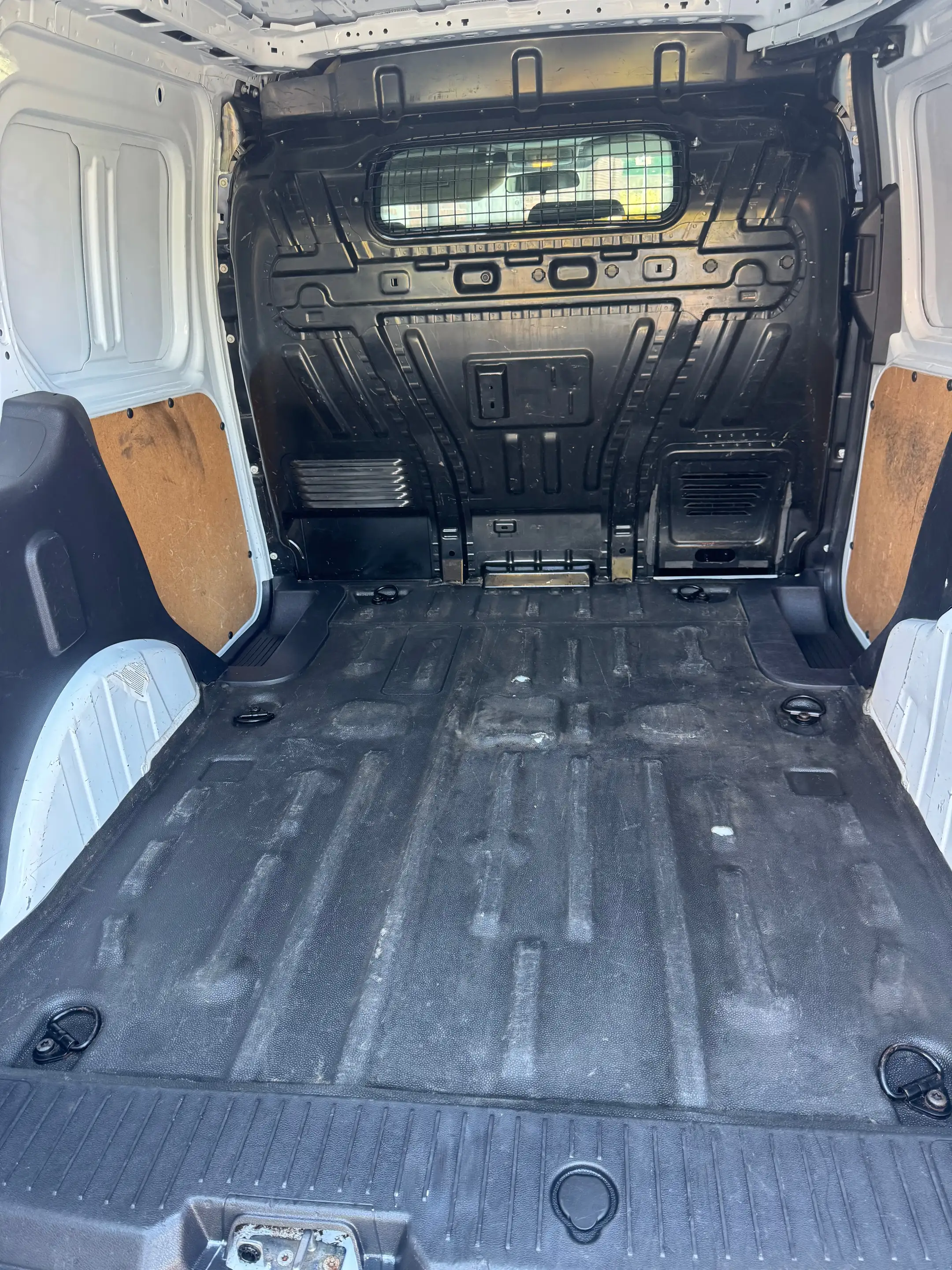 Ford Transit Connect T200 1.0 EcoBoost Trend — photo 11