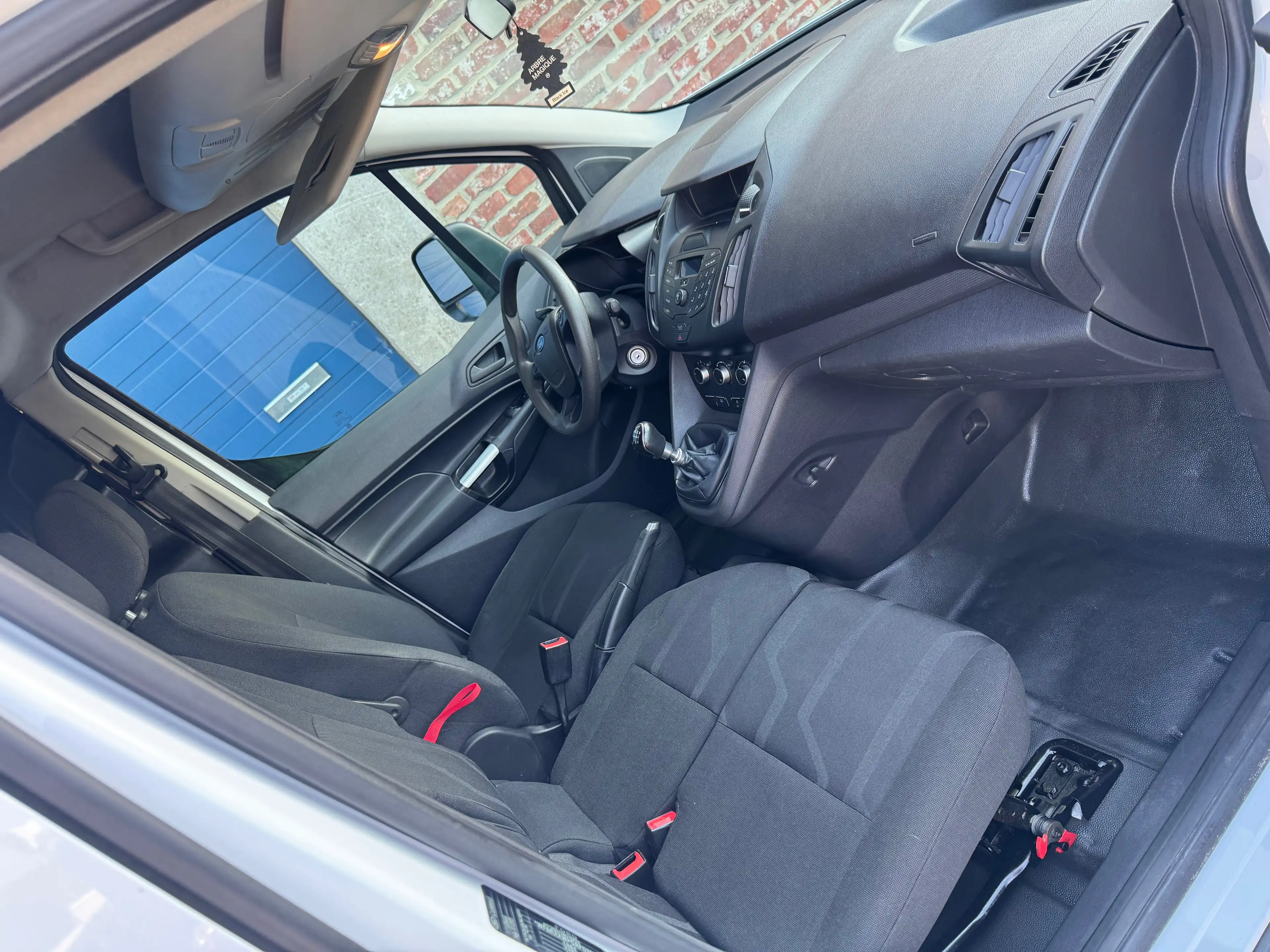 Ford Transit Connect T200 1.0 EcoBoost Trend — photo 9
