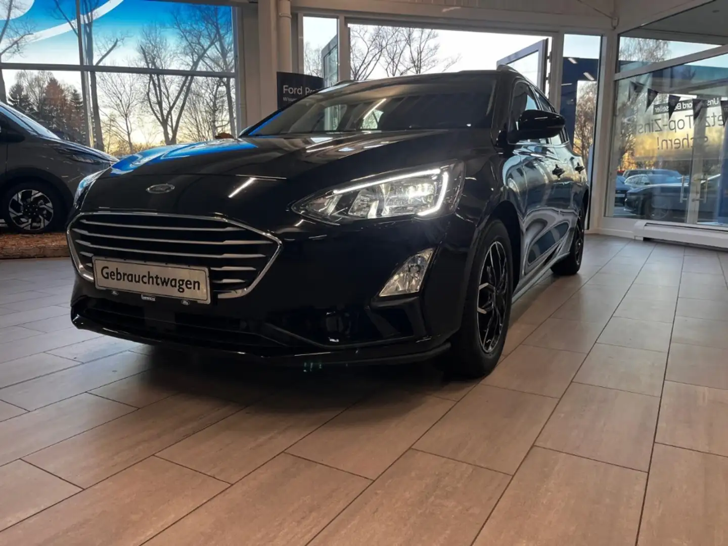 Ford Focus Cool&Connect+PDC+NAV+DAB+TEMP+WinterPak+LMF Noir - 2