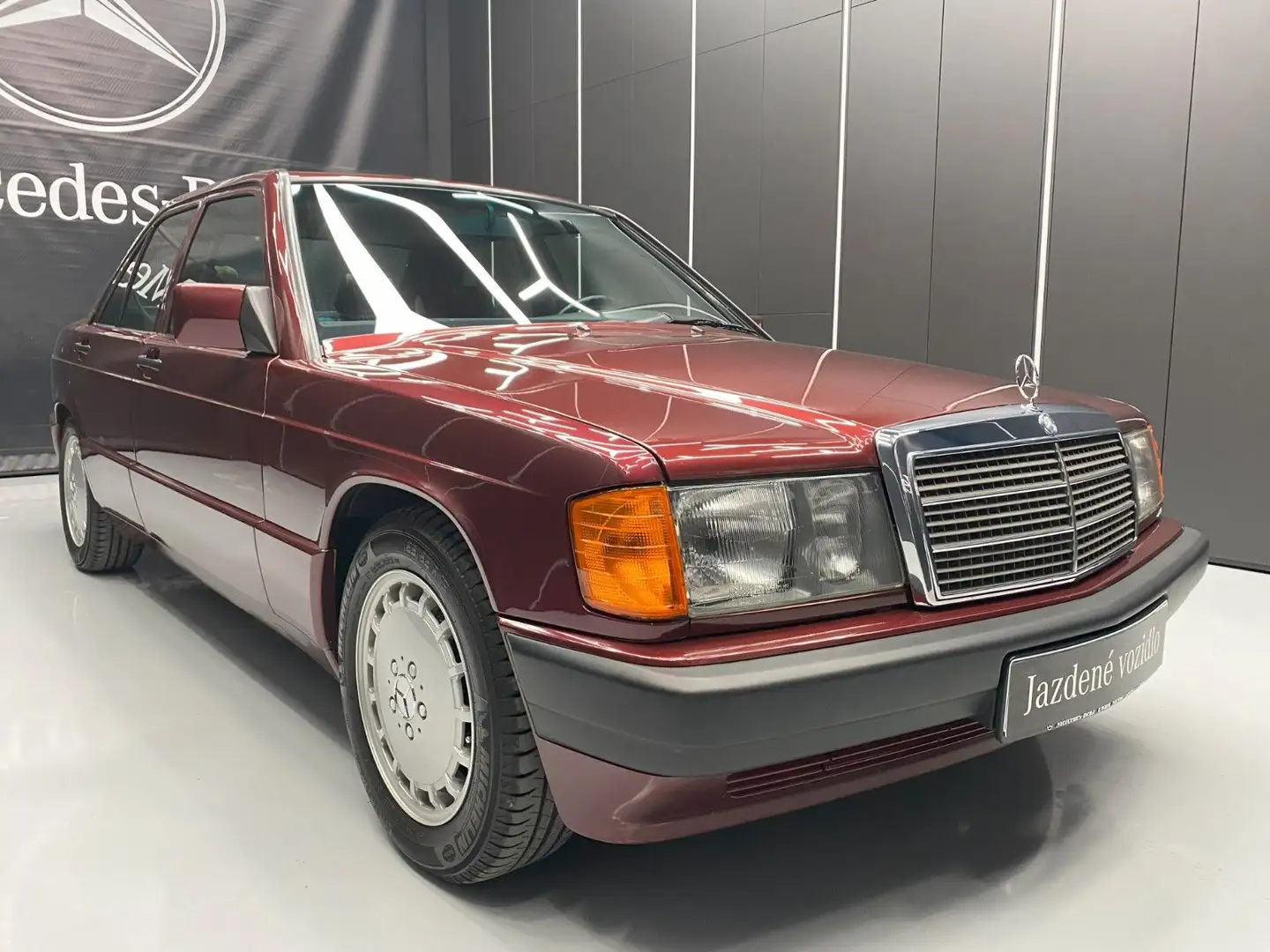 Mercedes-Benz 190 E 1.8 Avantgarde Rosso Neuwertig exCH Limited Rot - 1
