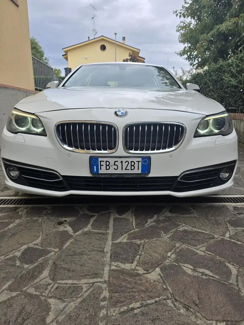 BMW 520 520d Touring Aut. Luxury Line - 1