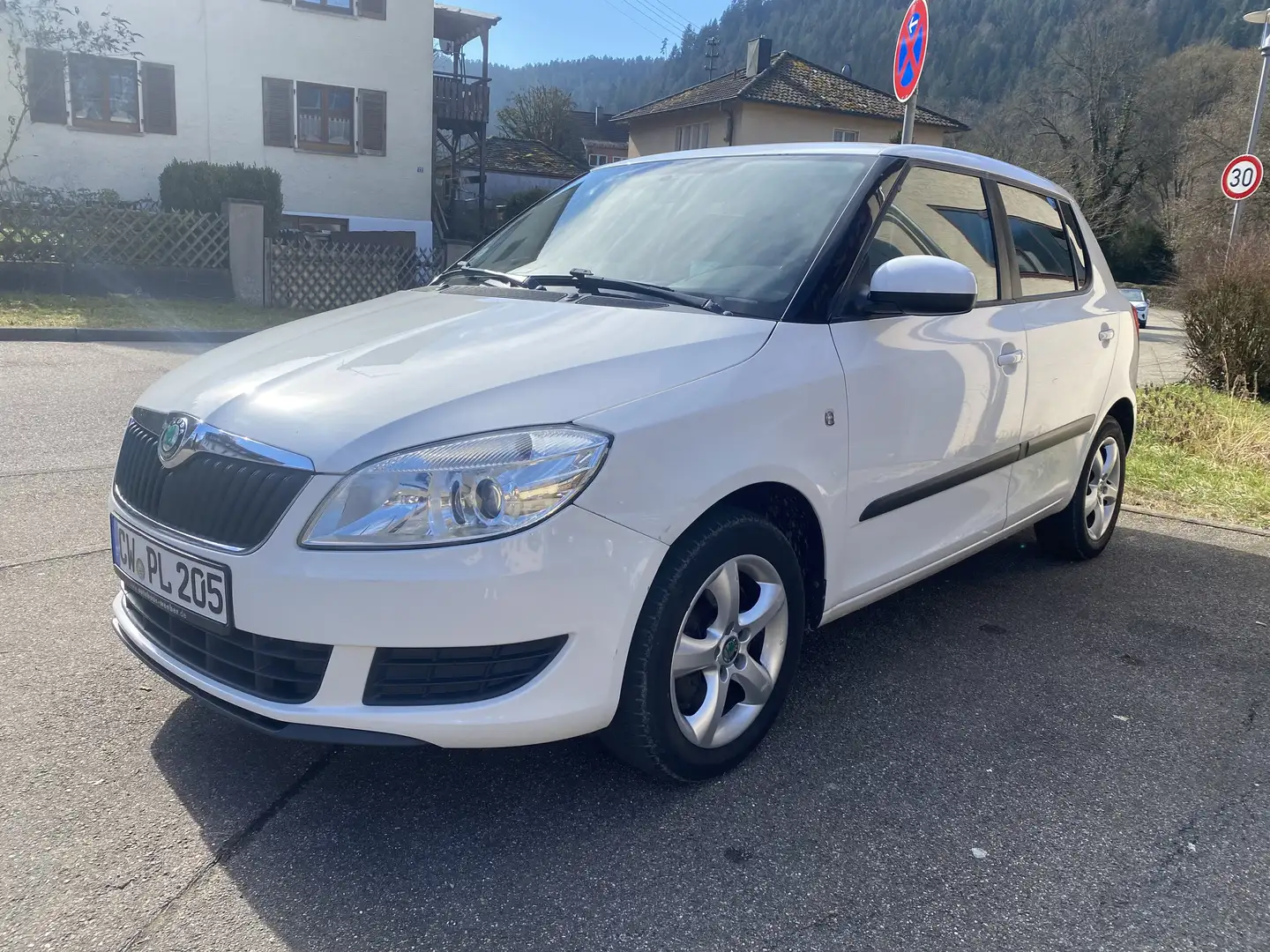 Skoda Fabia Fabia 1.6 TDI Family*Klima*Navi*BT*PDC*2H*Export Weiß - 1