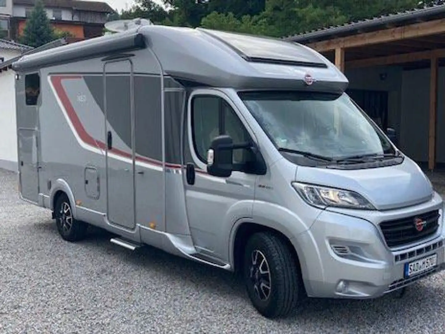 Caravans-Wohnm Bürstner IXEO T 690 G Ezüst - 1
