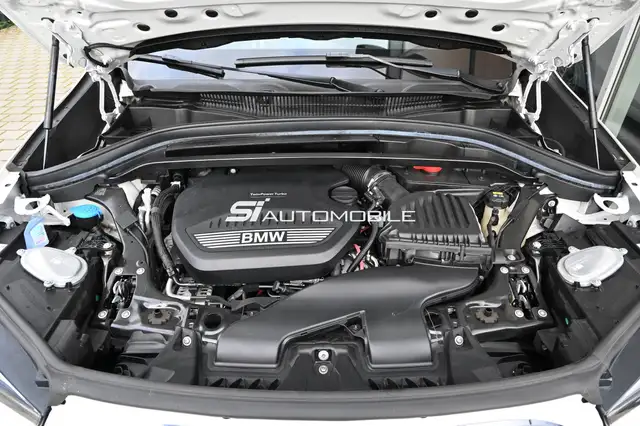 BMW X1 view 9