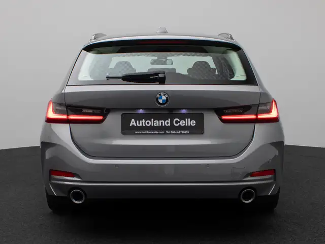 BMW 3 Series view 8