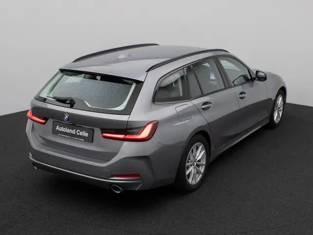 BMW 3 Series view 7