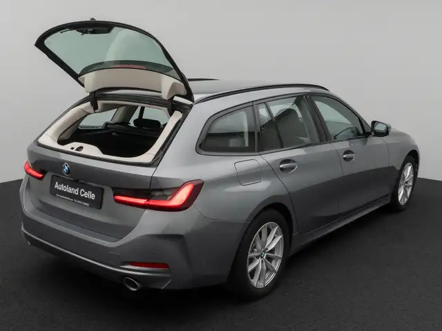 BMW 3 Series view 13