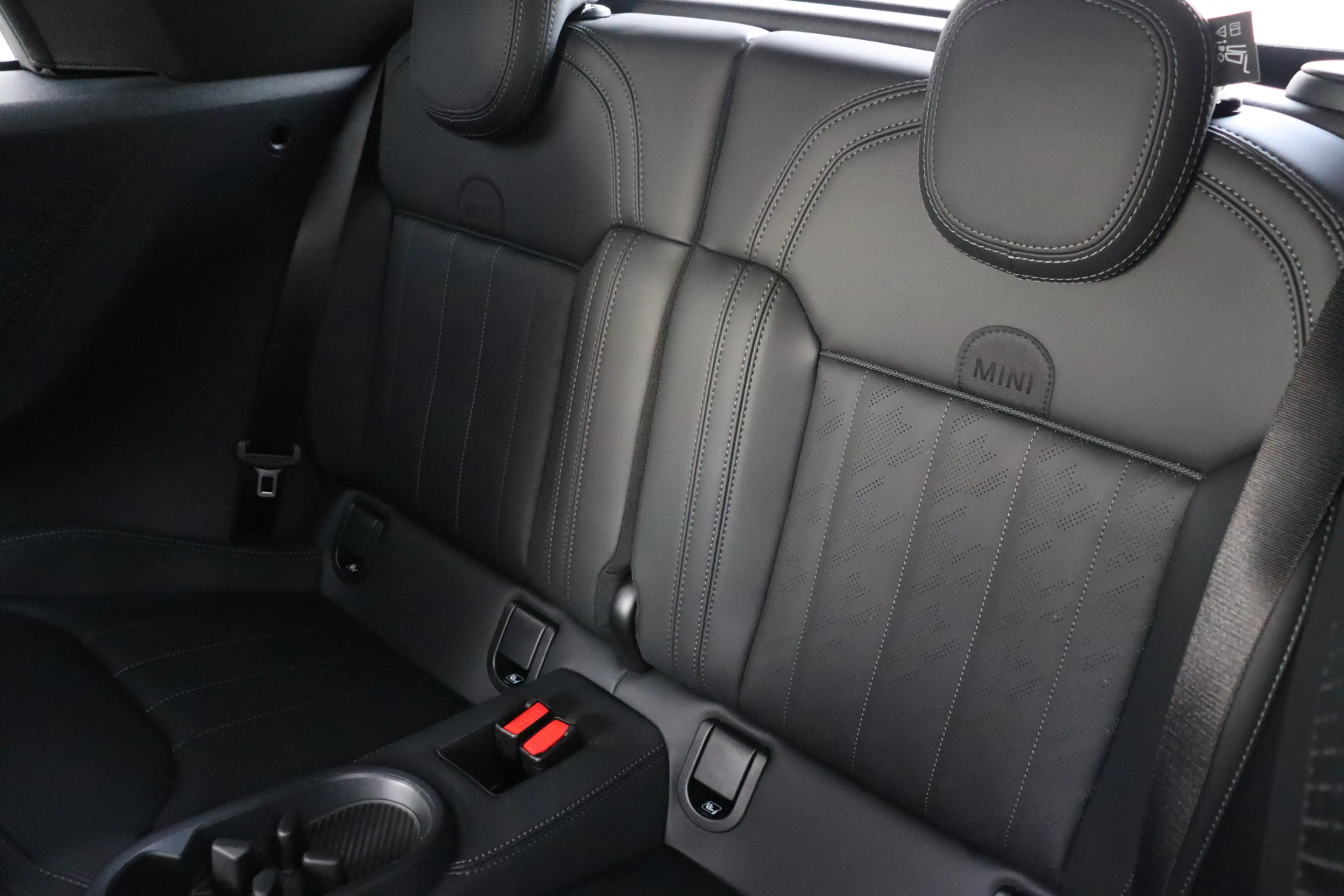 MINI Cooper C Cabrio Automaat / John Cooper Works / Pakket M / 18" JCW — photo 6