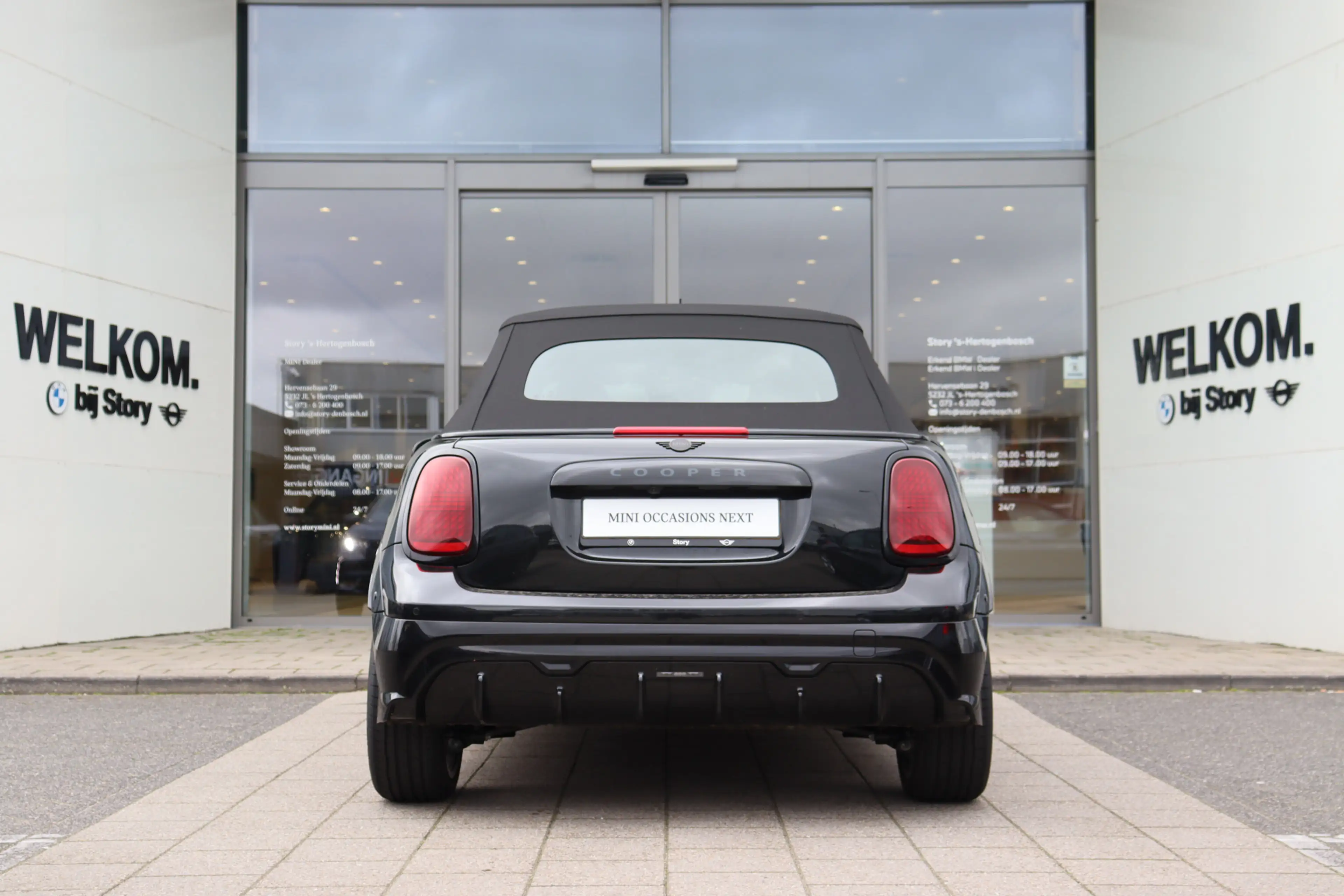 MINI Cooper C Cabrio Automaat / John Cooper Works / Pakket M / 18" JCW — photo 11