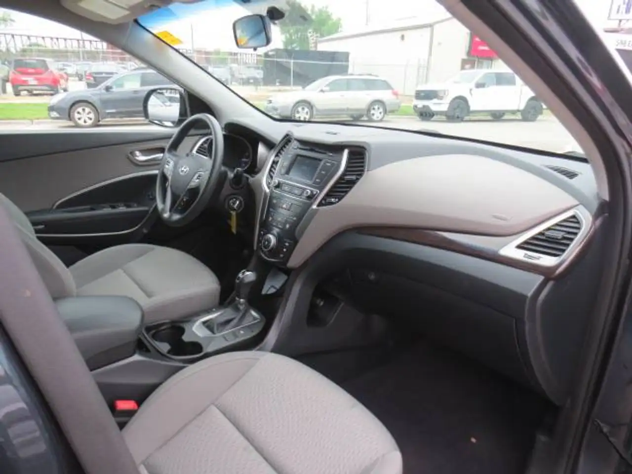 Hyundai SANTA FE photo Hyundai SANTA FE