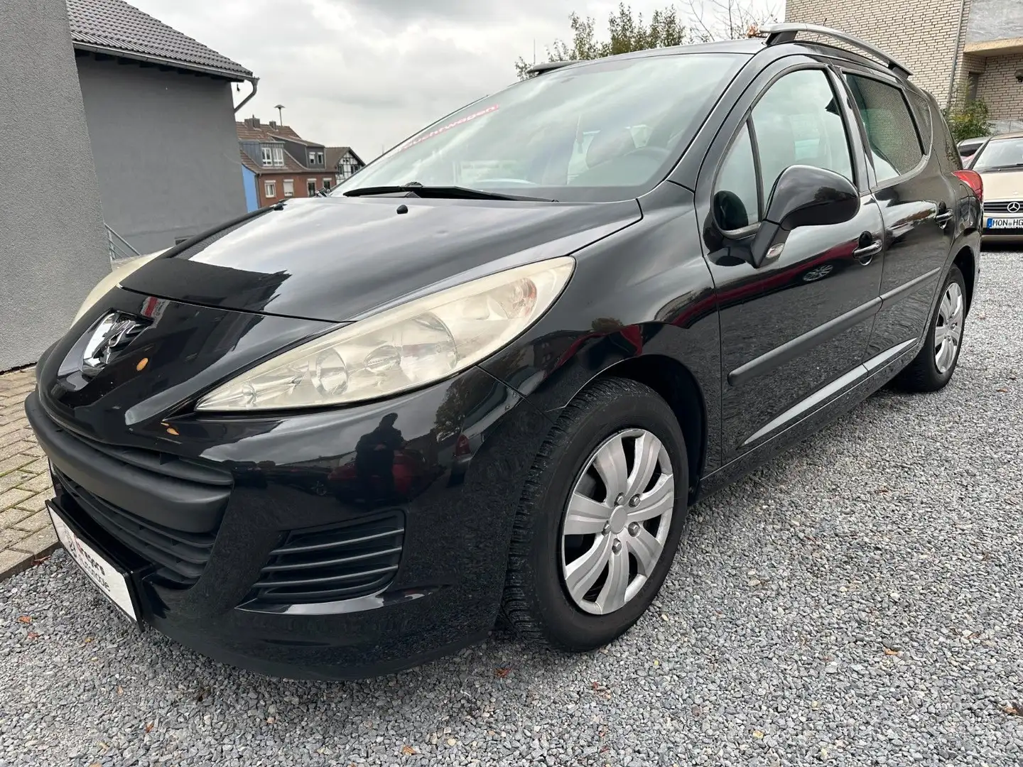 Peugeot 207 SW Tendance Schwarz - 2