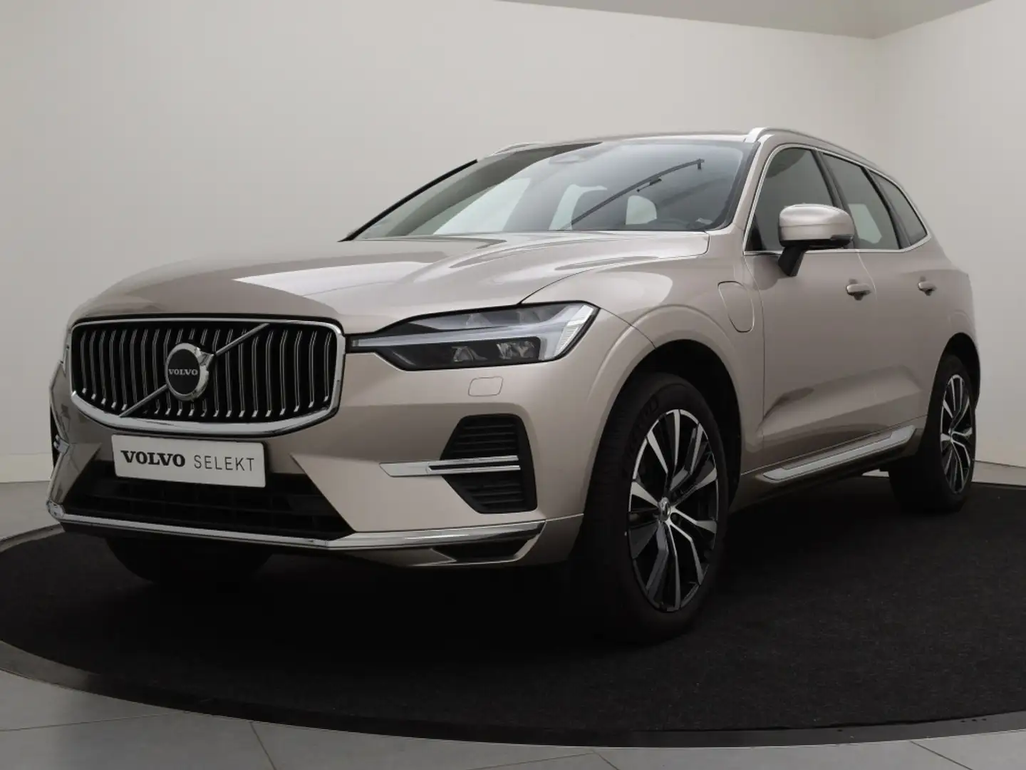Volvo XC60 T6 PLUG-IN HYBRID LONG RANGE PLUS BRIGHT 20INCH SC Grijs - 2