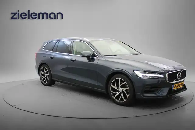 Volvo V60 2.0 T6 PHEV Twin Engine AWD Momentum Pro - Carplay