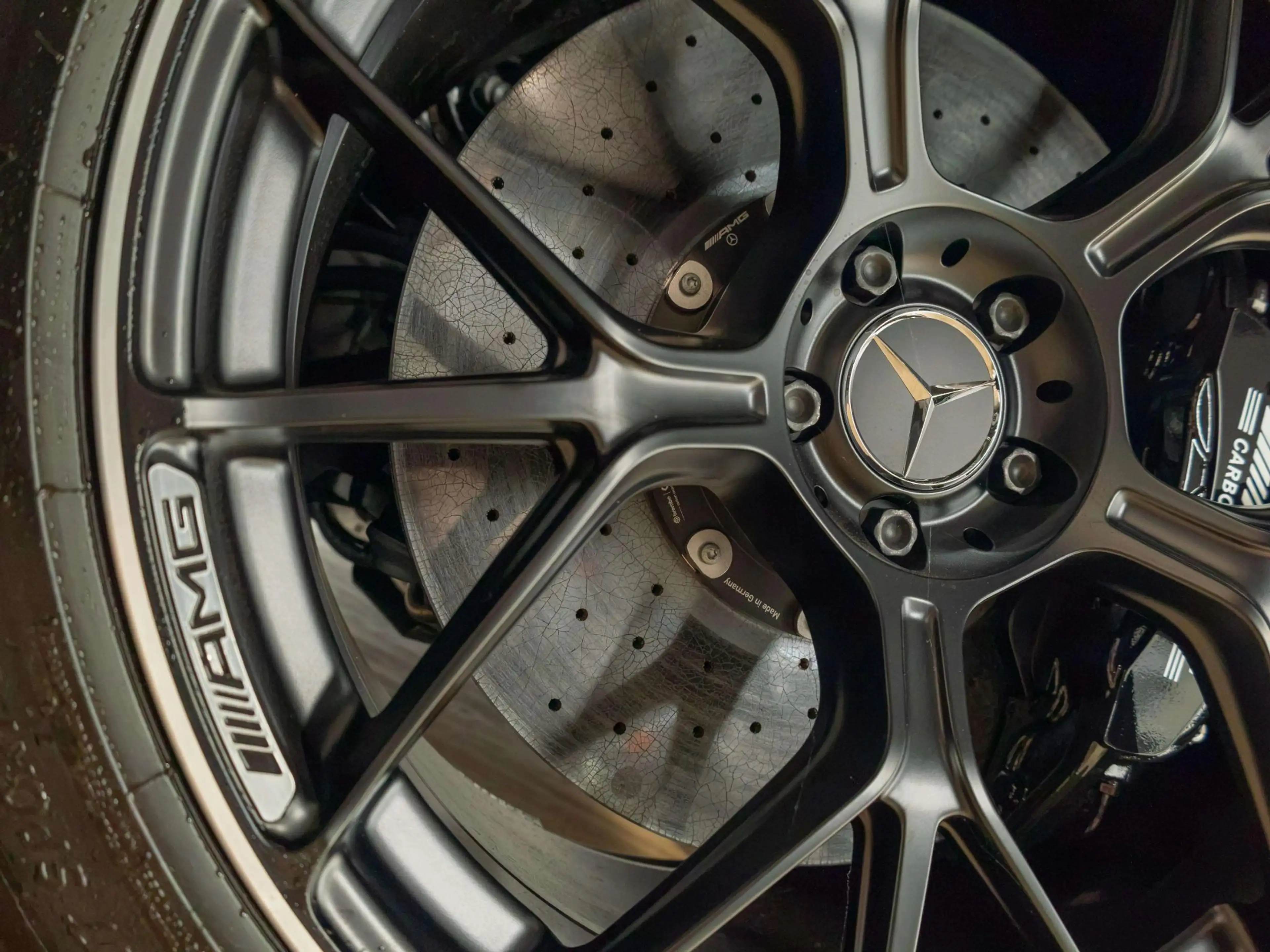 Mercedes-Benz AMG GT 63 S E Performance Night Edition — photo 14