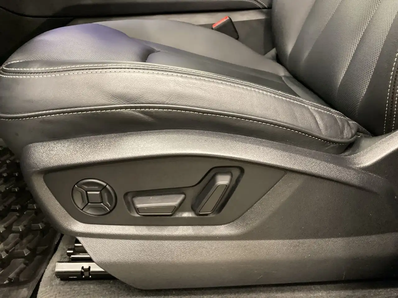 Audi Q8 снимка Audi Q8