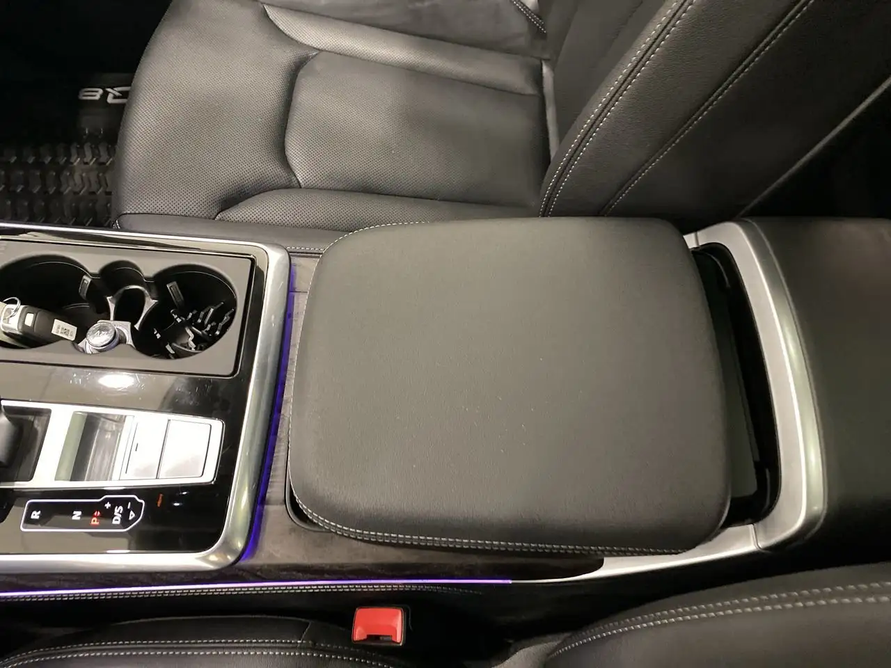Audi Q8 снимка Audi Q8