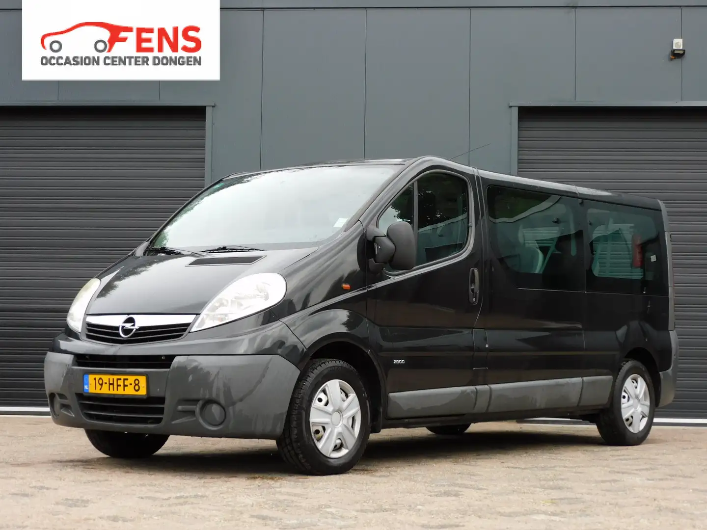 Opel Vivaro Combi 2.0i L2H1 BENZINE! 9-PERSOONS! 1e EIGENAAR! Zwart - 1