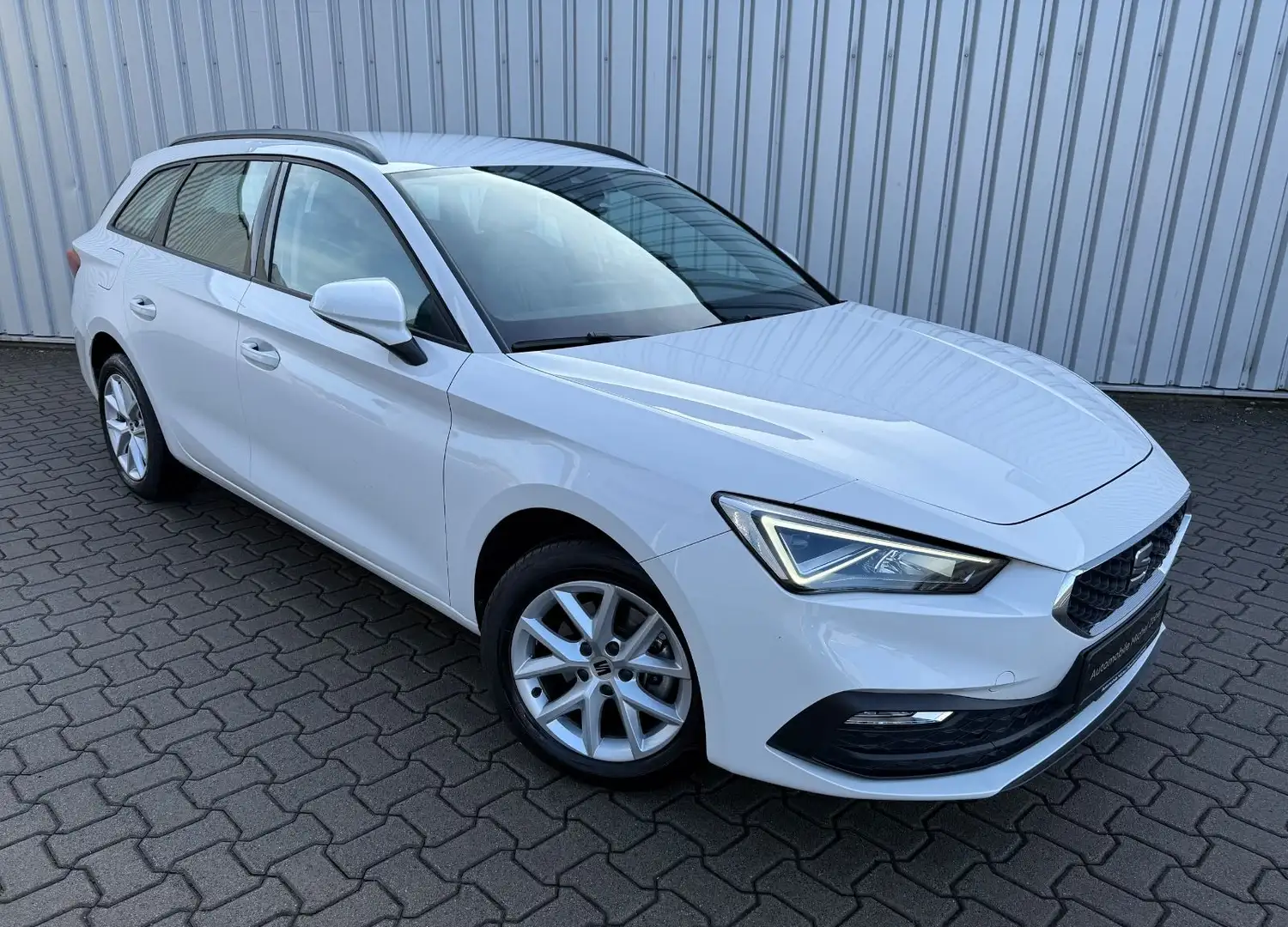 SEAT Leon *Sportstourer*Style*eTSI*Virtual*Navi*LED* Weiß - 1