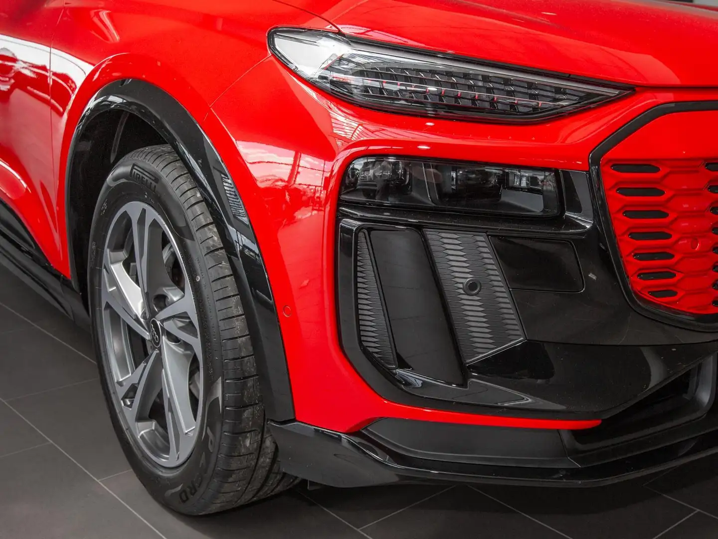 Audi Q6 e-tron e-tron performance,Matrix,Pano,AZV,B&O Rot - 2