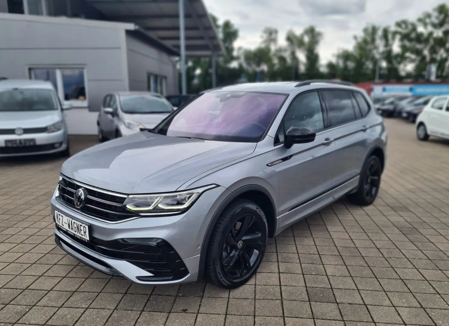 Volkswagen Tiguan Allspace R-Line 4Motion 7 SITZE Argent - 1
