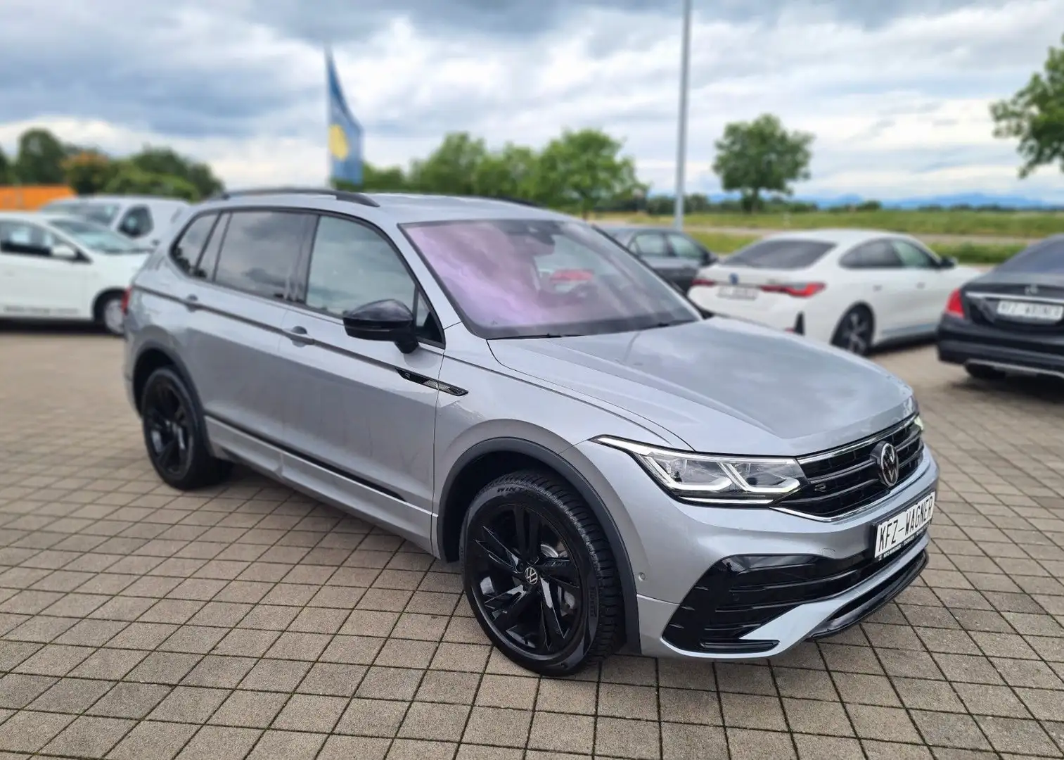 Volkswagen Tiguan Allspace R-Line 4Motion 7 SITZE Argent - 2