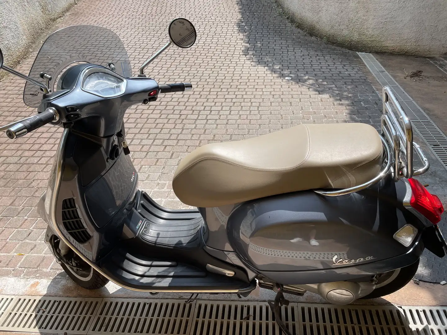 Piaggio GTS 300 Vespa 300 GTS abs - 2