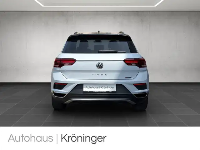 Volkswagen T-Roc view 6