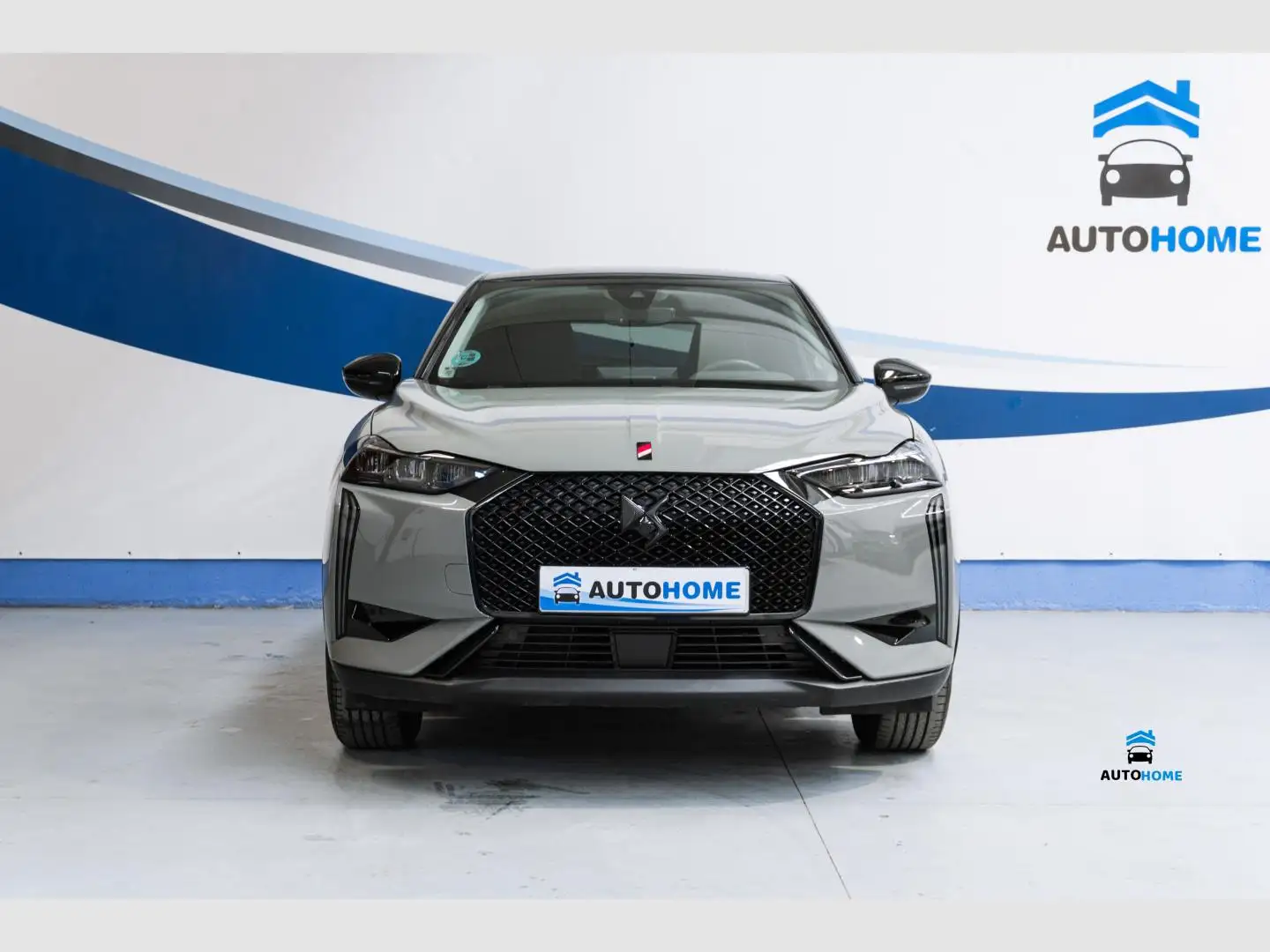 DS Automobiles DS 3 Crossback BlueHDi Performance Line 130 Aut. Gris - 2