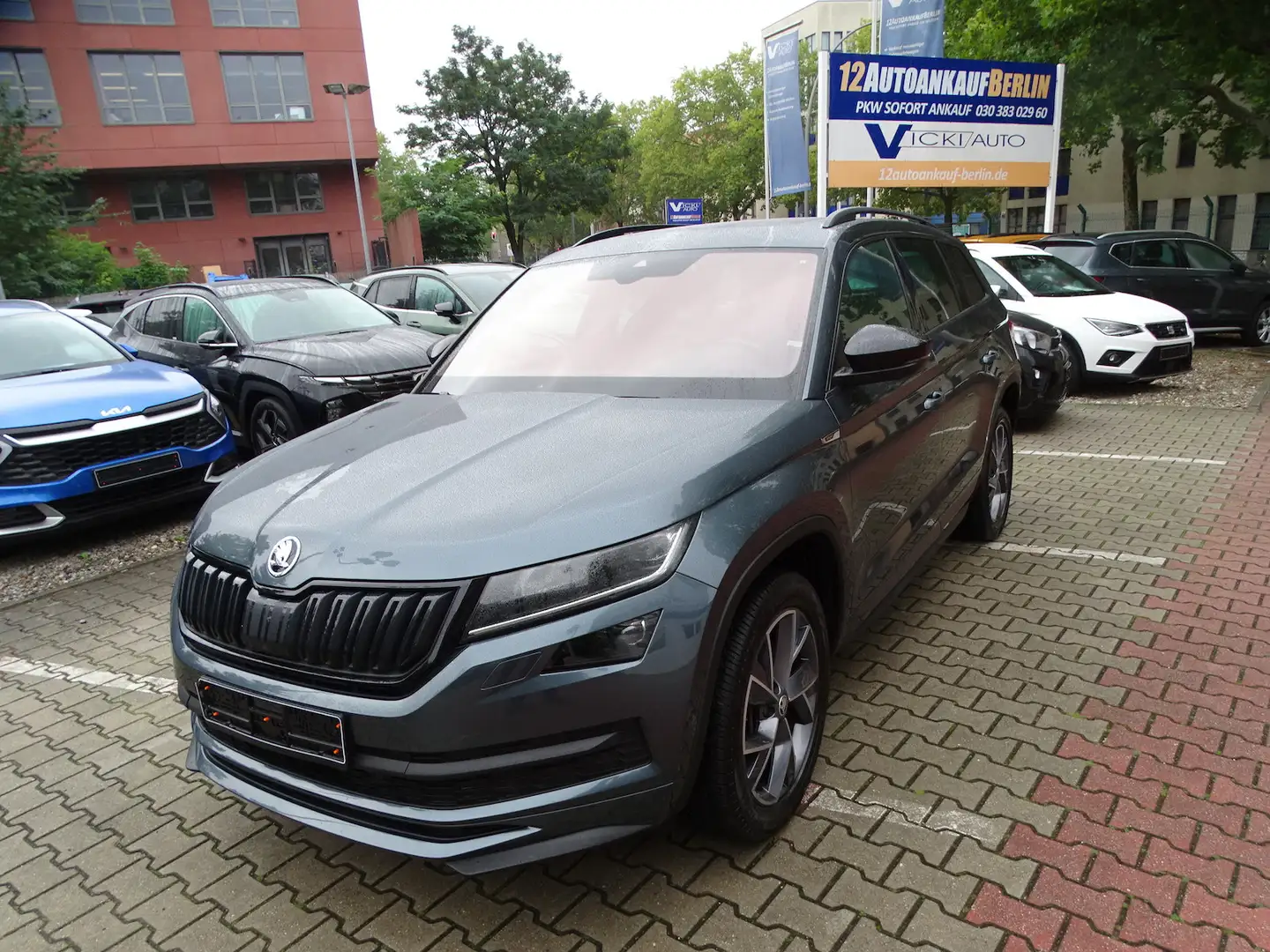 Skoda Kodiaq 2.0 TSI Sportline 4x4 Auto. Pannor. 7 Sitzer Grau - 1