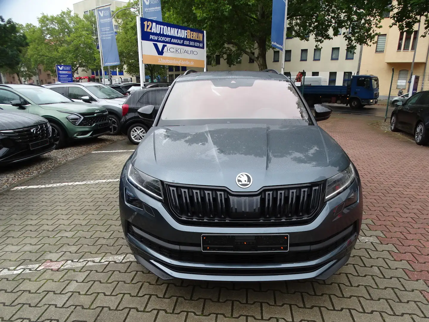 Skoda Kodiaq 2.0 TSI Sportline 4x4 Auto. Pannor. 7 Sitzer Grau - 2