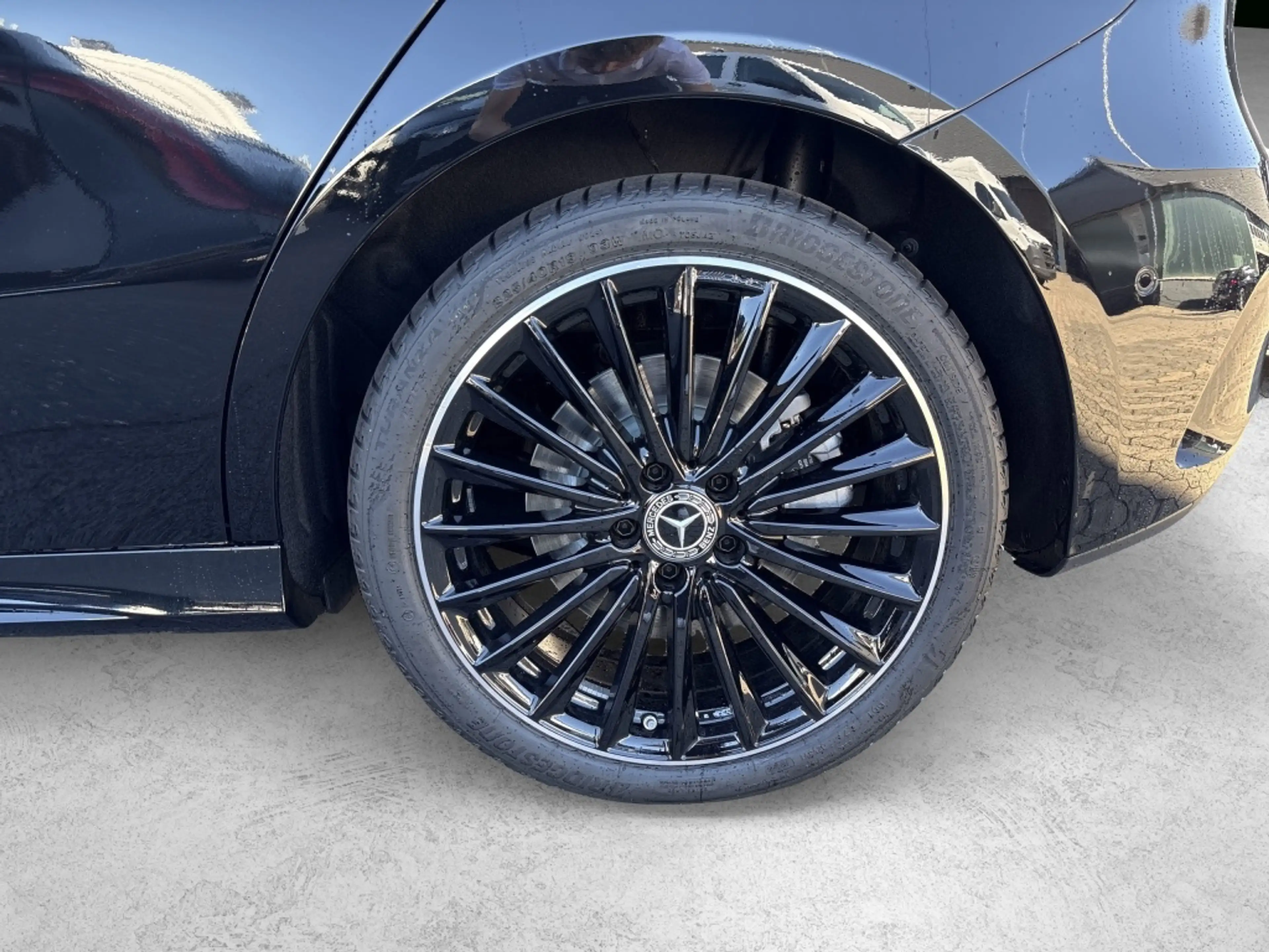 Mercedes-Benz A 250 e Edition-AMG Multibeam Sound 19" 11kW — photo 4