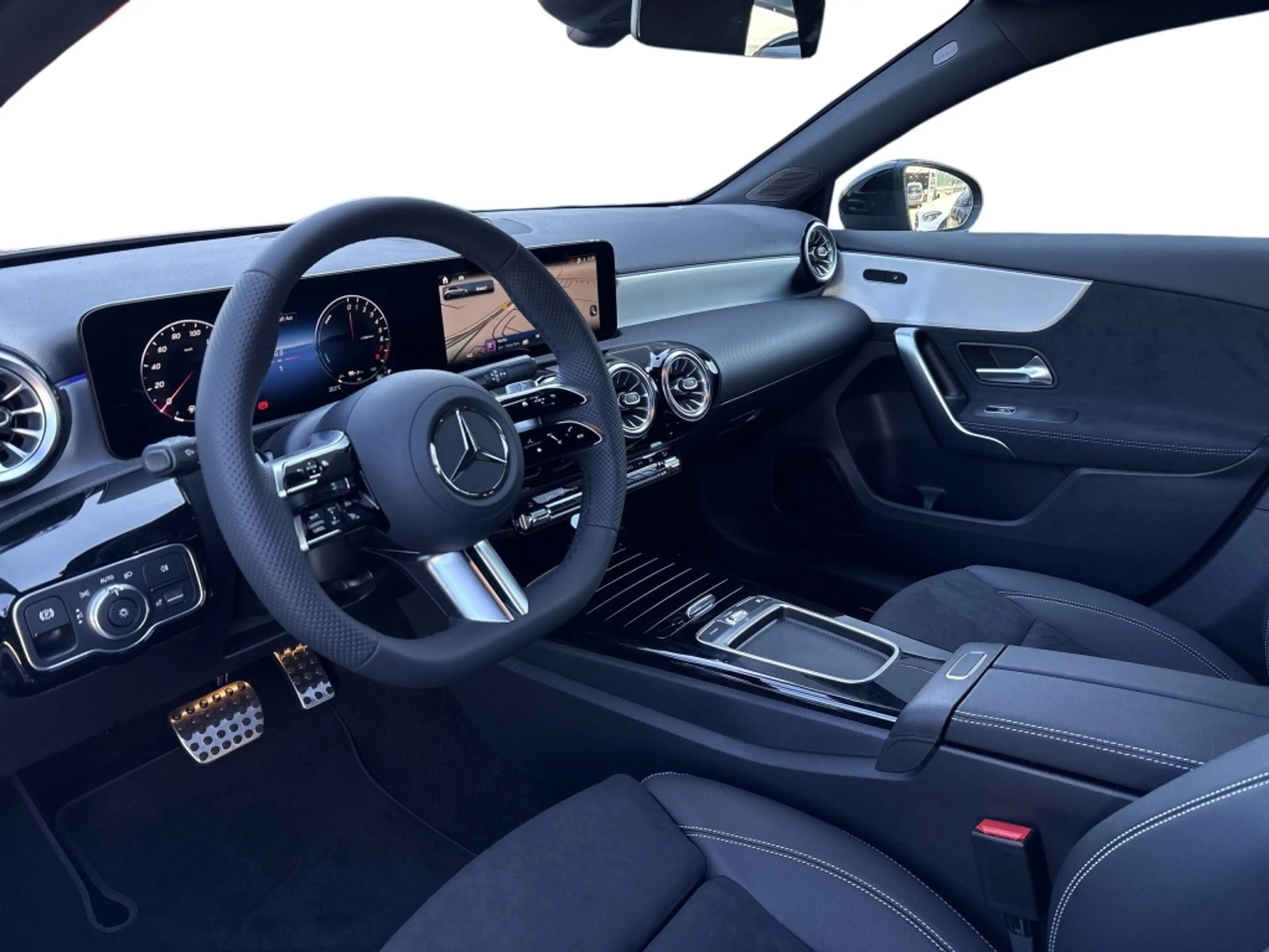 Mercedes-Benz A 250 e Edition-AMG Multibeam Sound 19" 11kW — photo 9