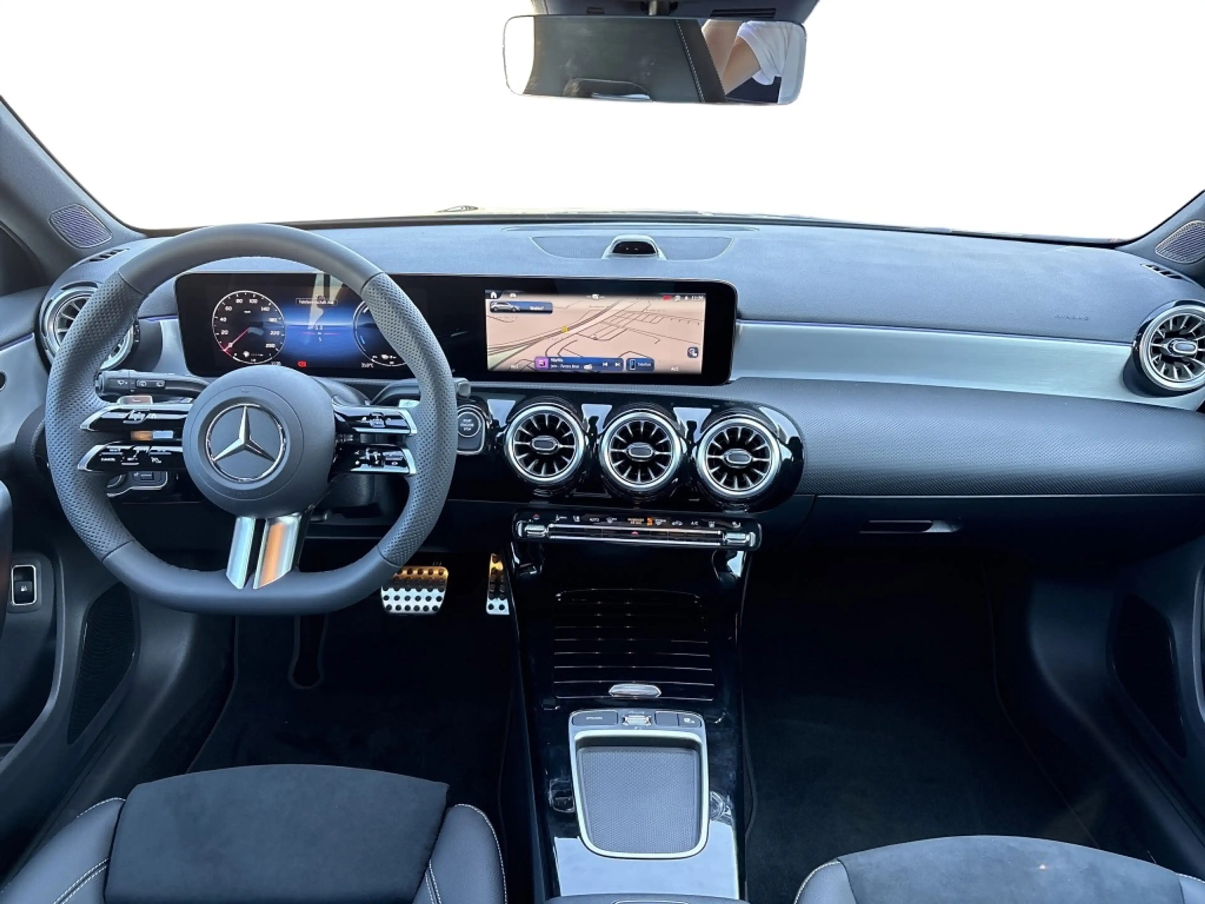 Mercedes-Benz A 250 e Edition-AMG Multibeam Sound 19" 11kW — photo 8