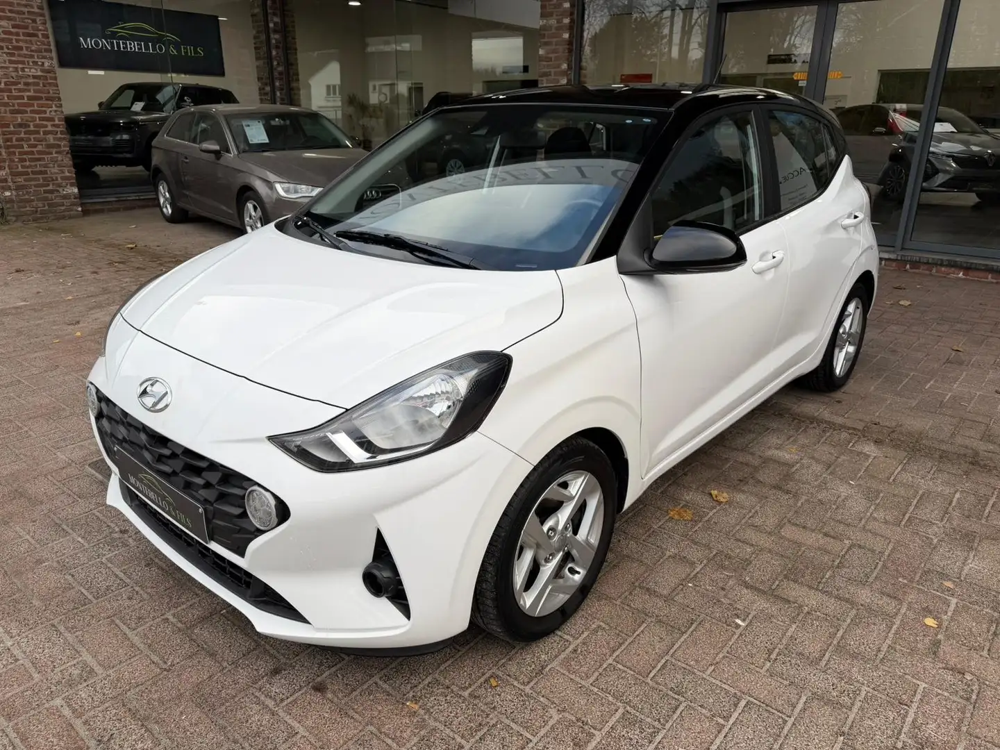 Hyundai i10 i10 1.0i Twist Techno Pack***GSM 0475323828*** Blanc - 2